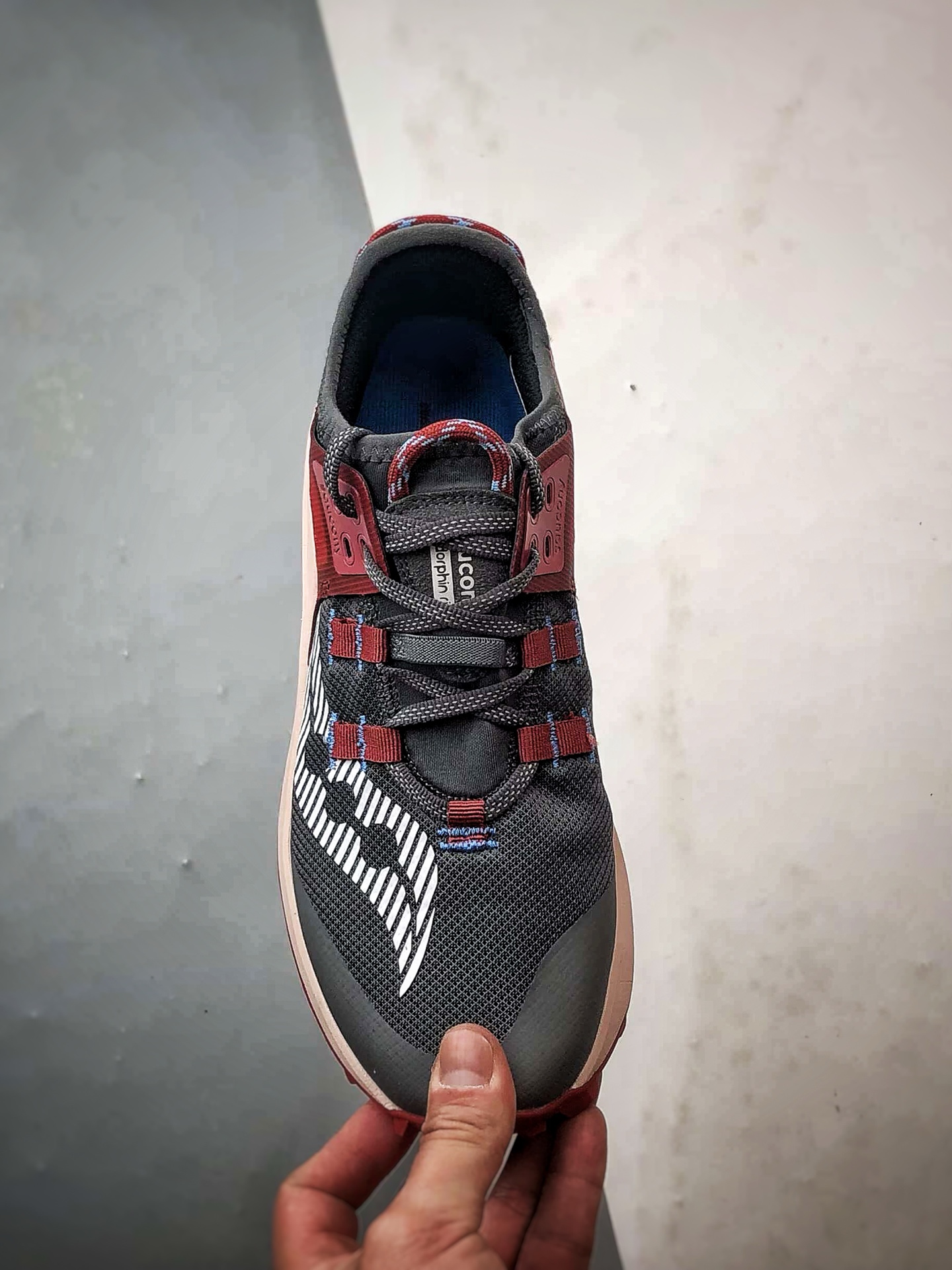 Saucony Endorphin Rift 酒红灰 咖翼碳板舒适缓震户外越野跑鞋