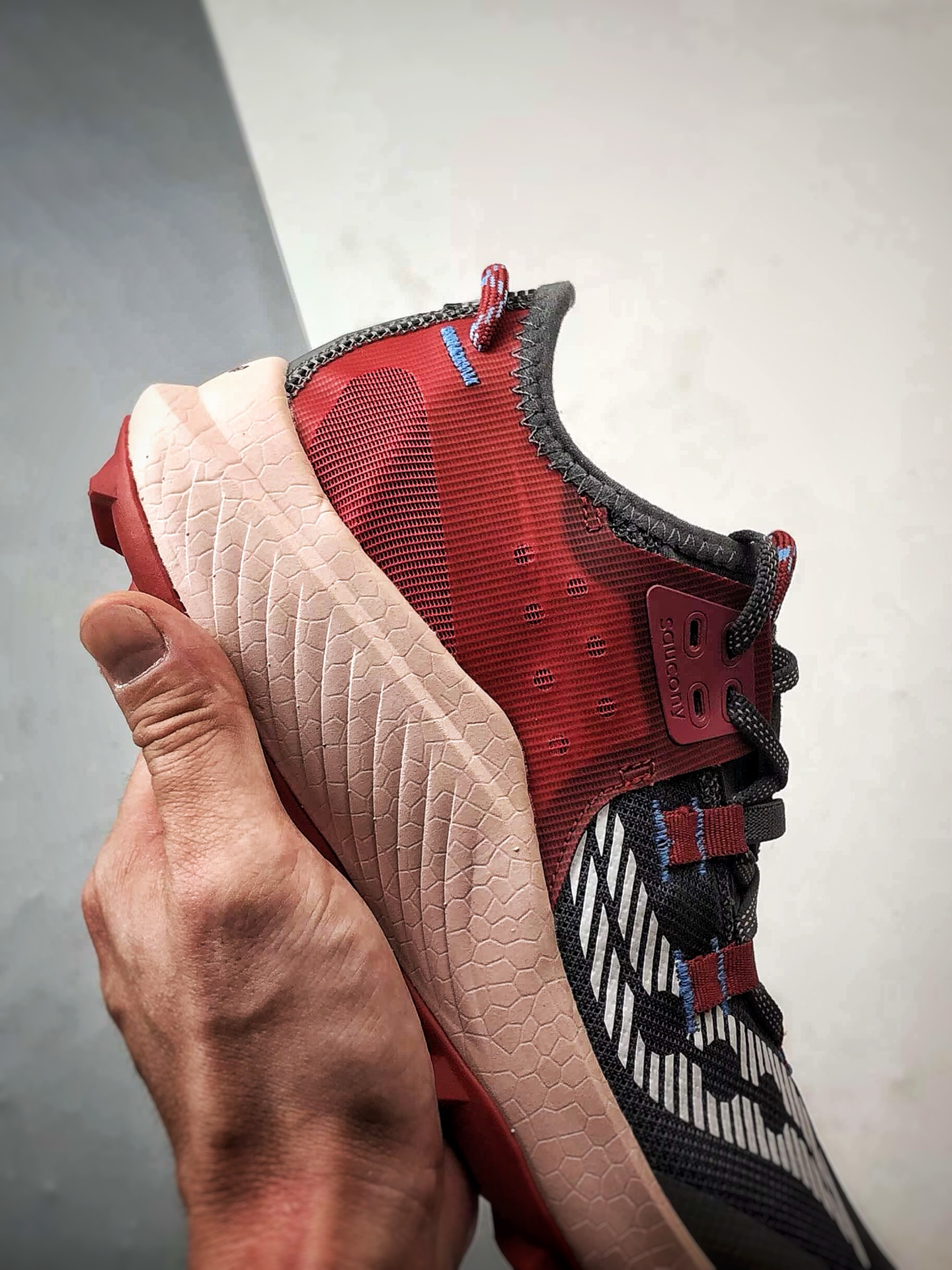 Saucony Endorphin Rift 酒红灰 咖翼碳板舒适缓震户外越野跑鞋