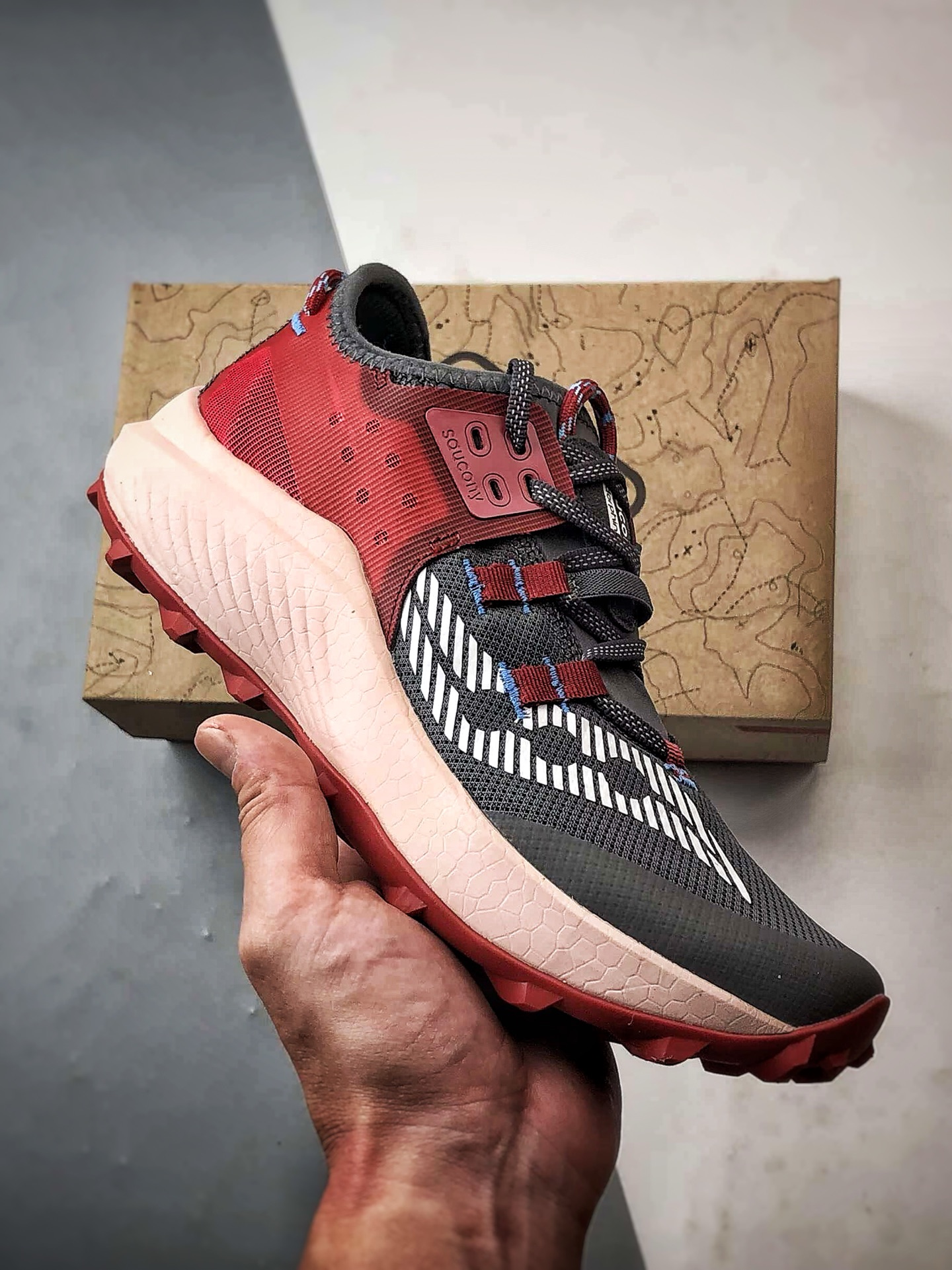 Saucony Endorphin Rift 酒红灰 咖翼碳板舒适缓震户外越野跑鞋