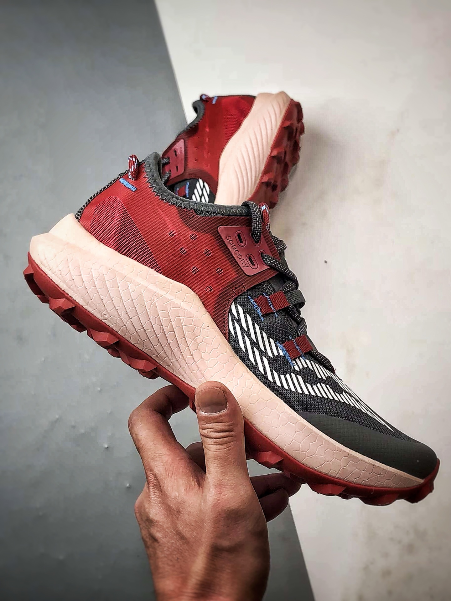 Saucony Endorphin Rift 酒红灰 咖翼碳板舒适缓震户外越野跑鞋