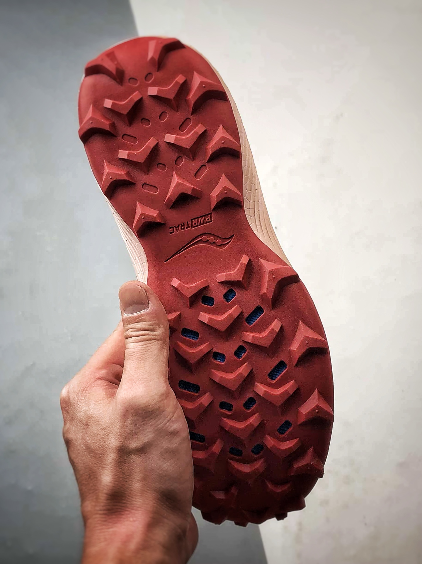 Saucony Endorphin Rift 酒红灰 咖翼碳板舒适缓震户外越野跑鞋