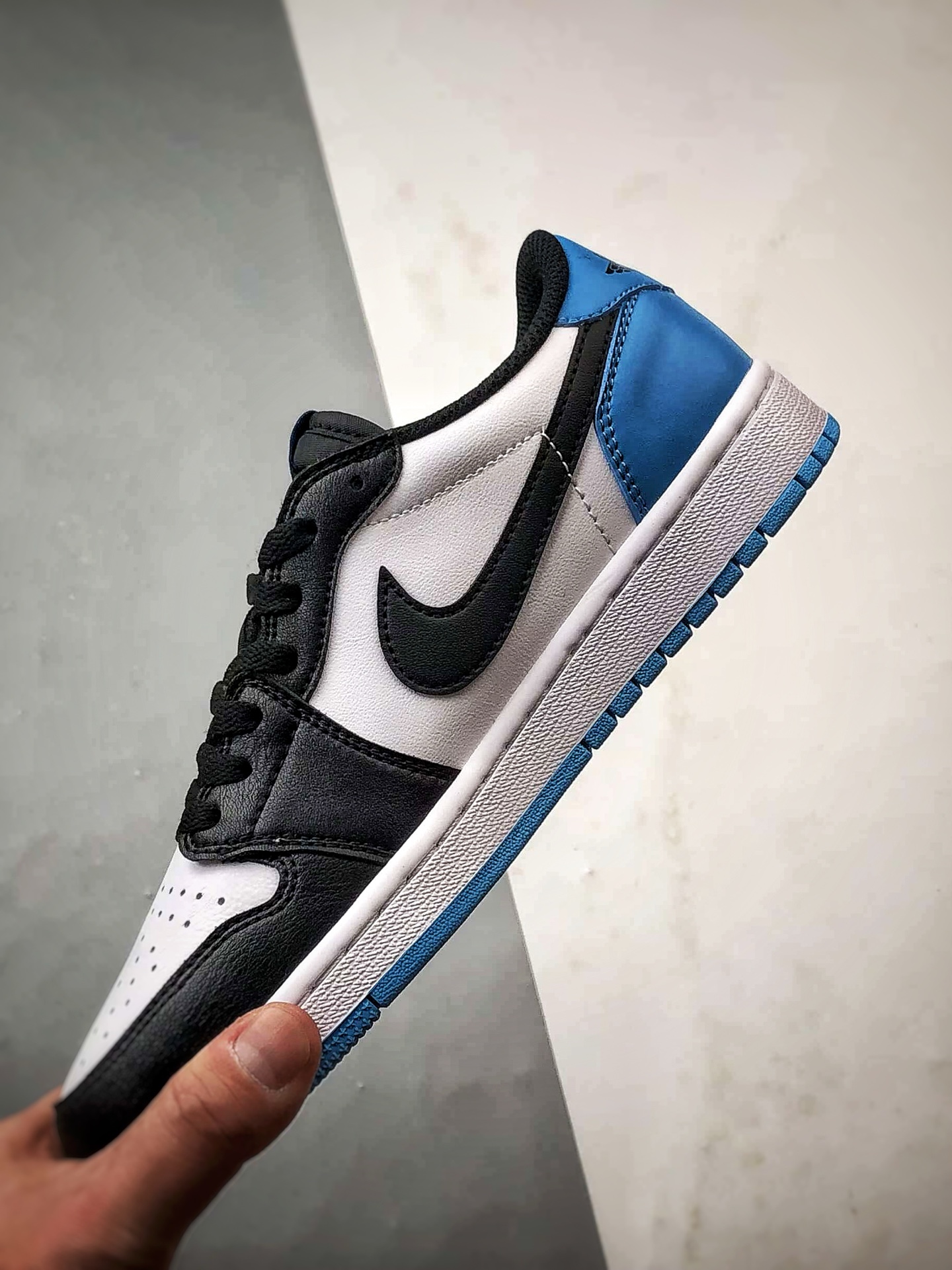 Air Jordan 1 Retro Low 黑白蓝 CZ0790-104