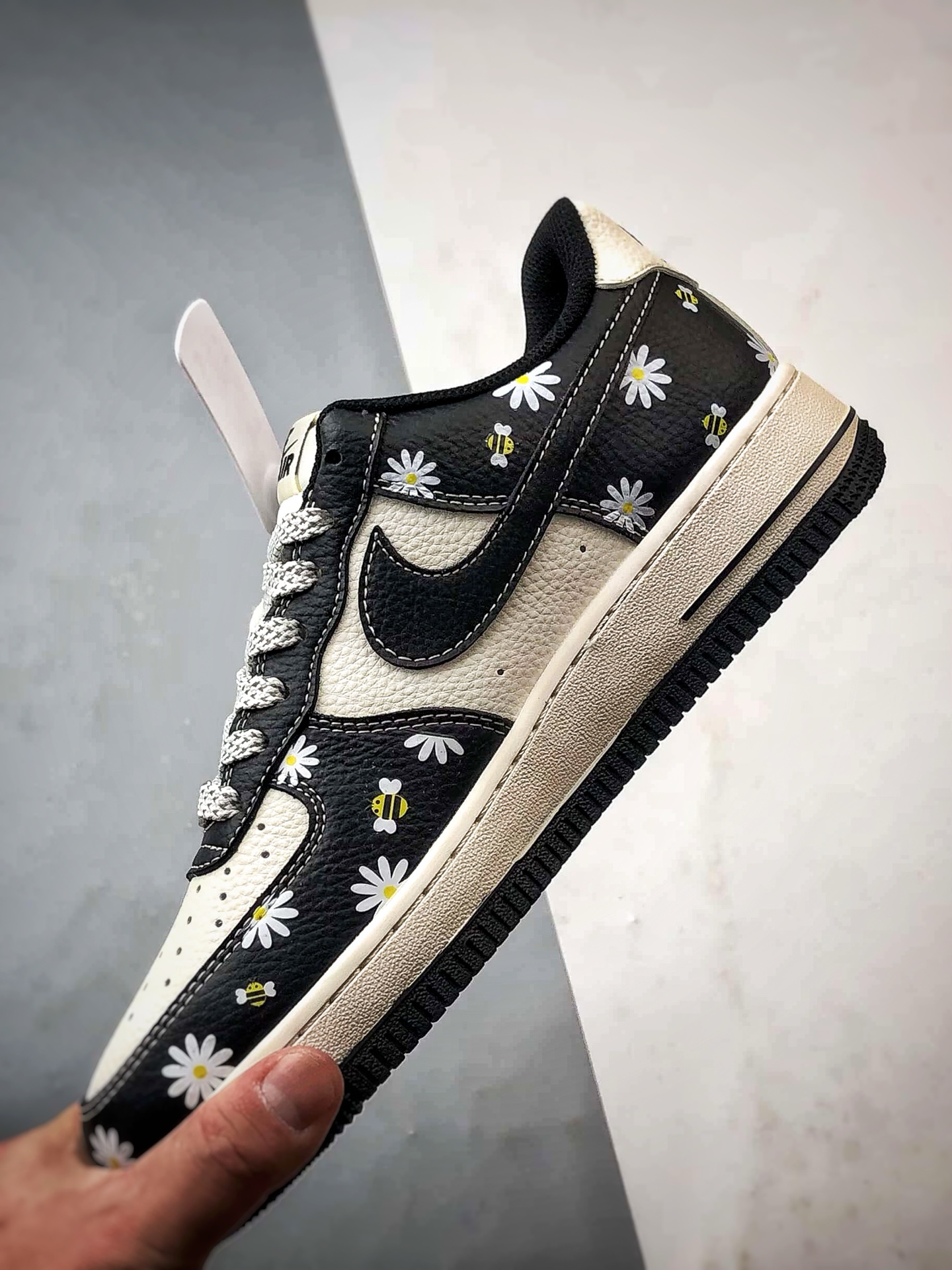 Air Force 1 Low 小雏菊印花黑白 JP8048-004