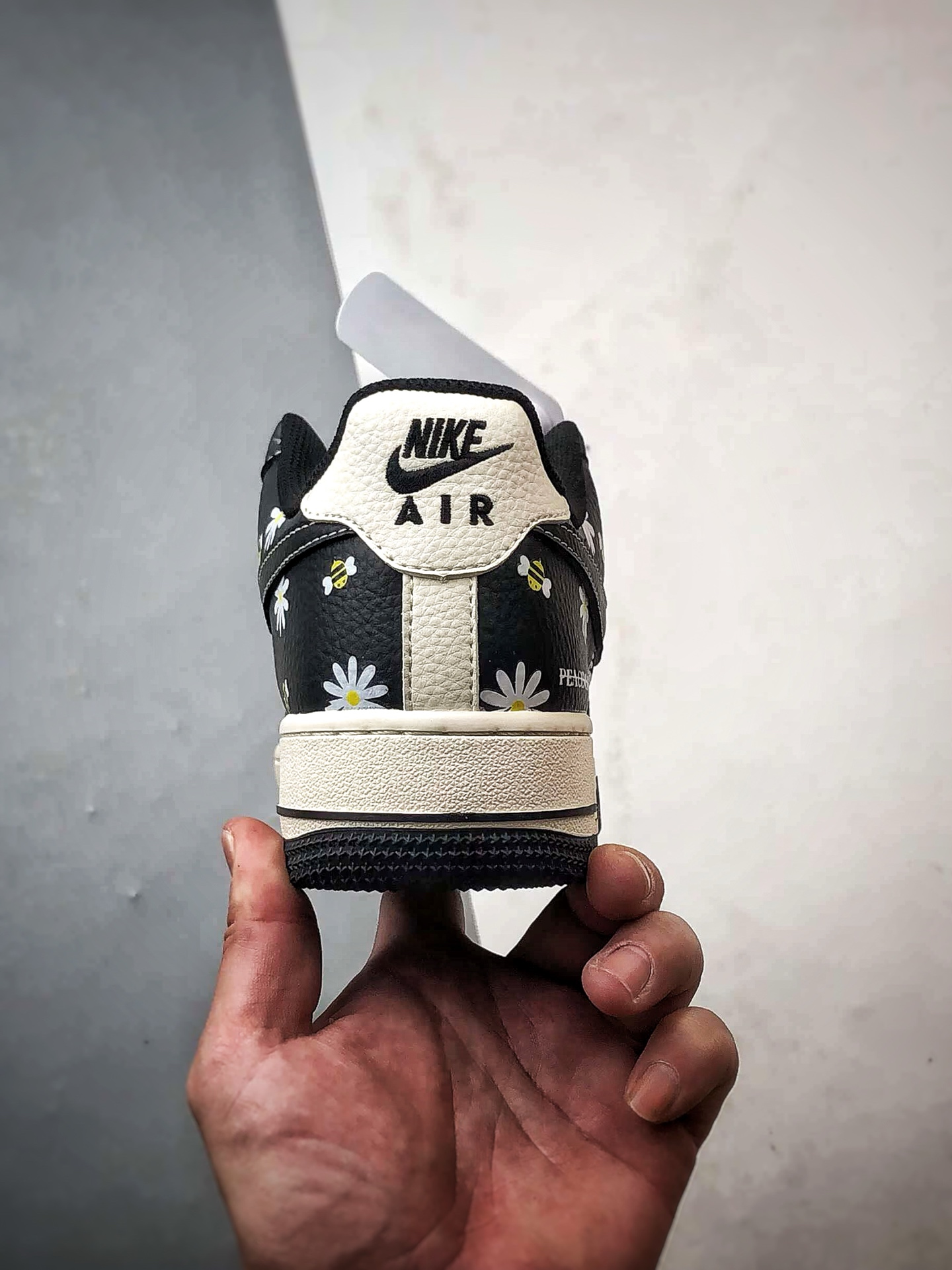 Air Force 1 Low 小雏菊印花黑白 JP8048-004