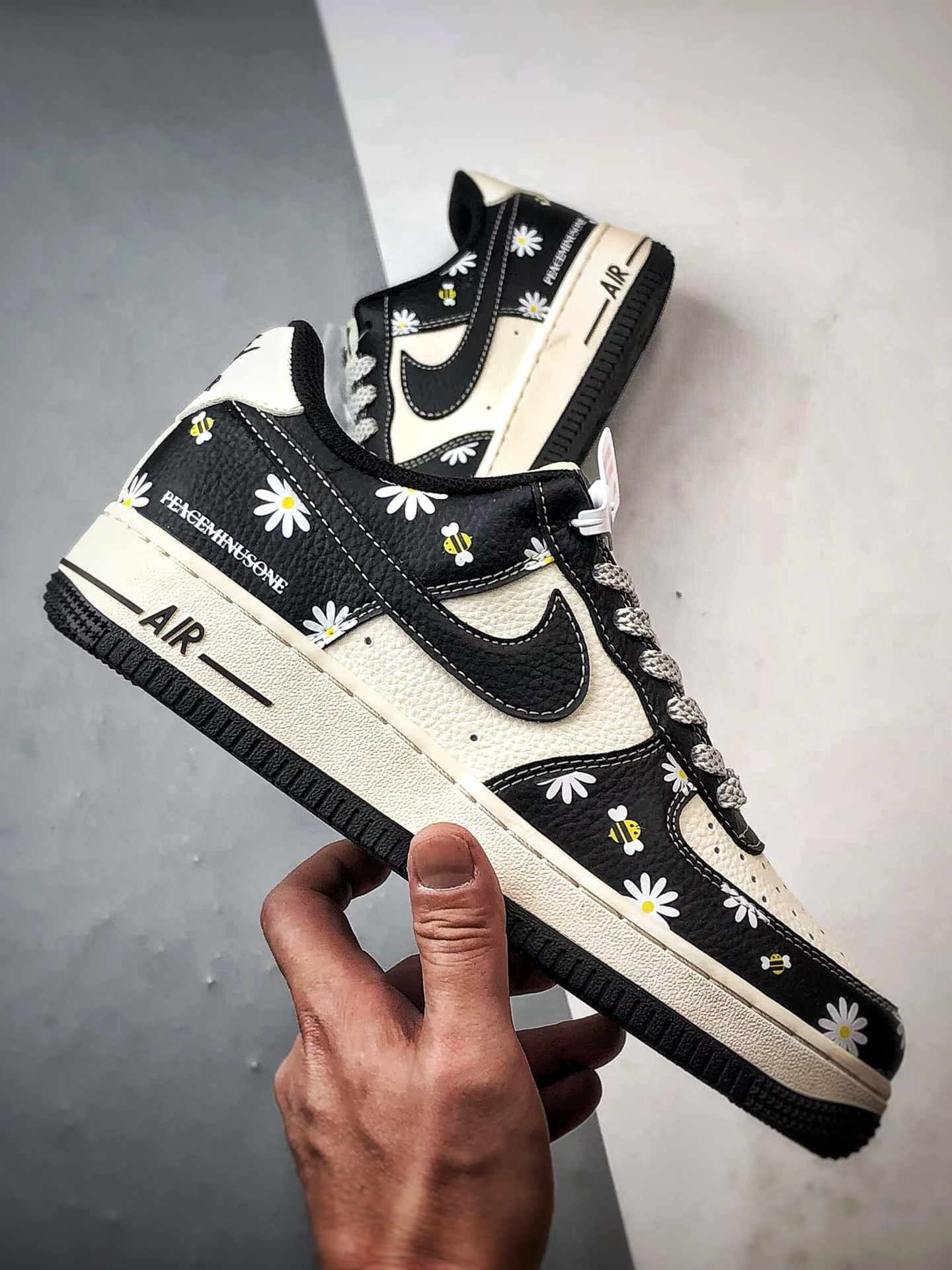 Air Force 1 Low 小雏菊印花黑白 JP8048-004