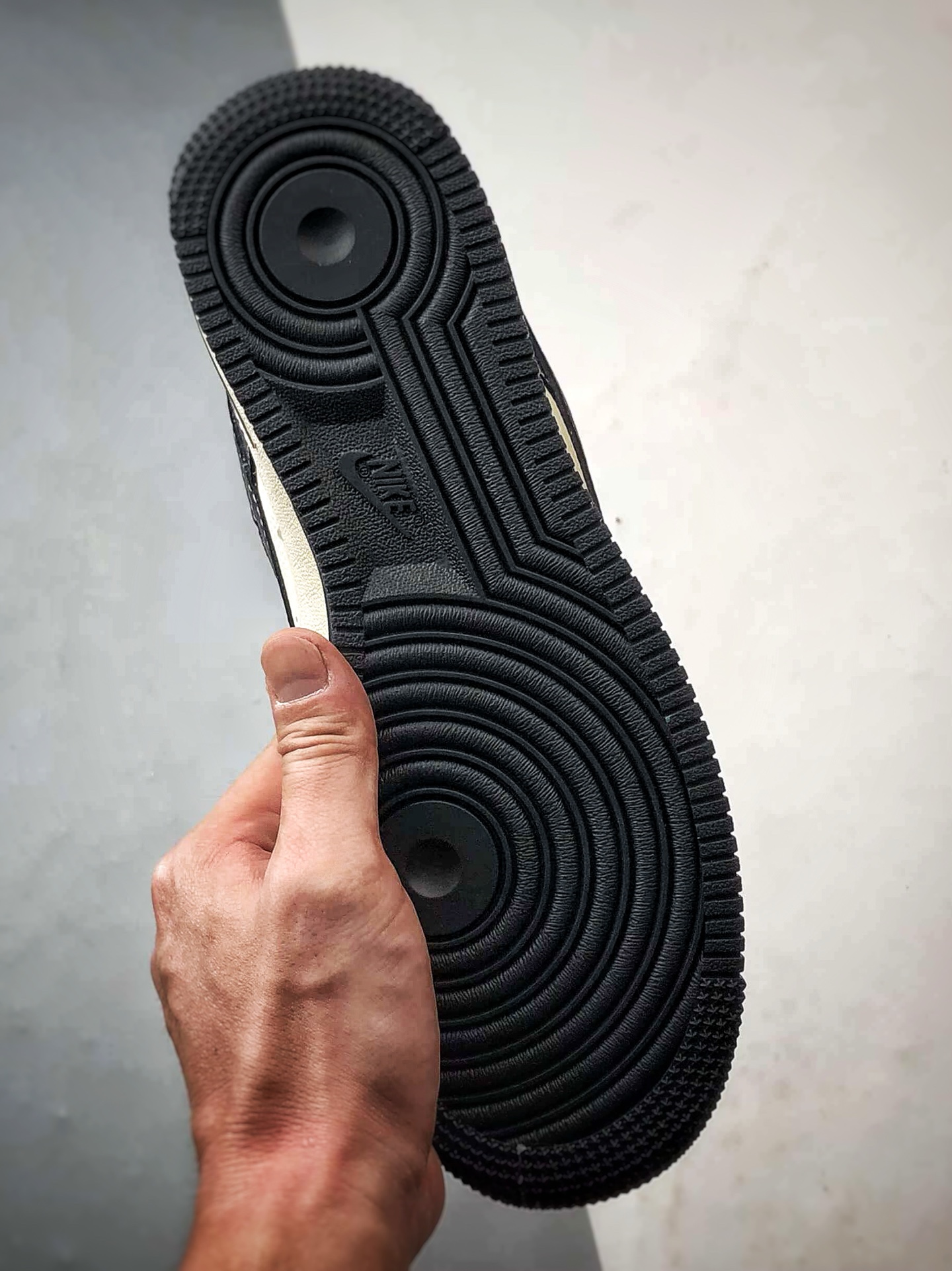 Air Force 1 Low 小雏菊印花黑白 JP8048-004