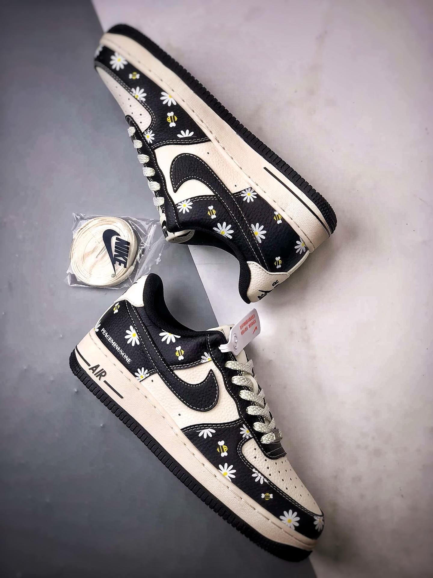 Air Force 1 Low 小雏菊印花黑白 JP8048-004