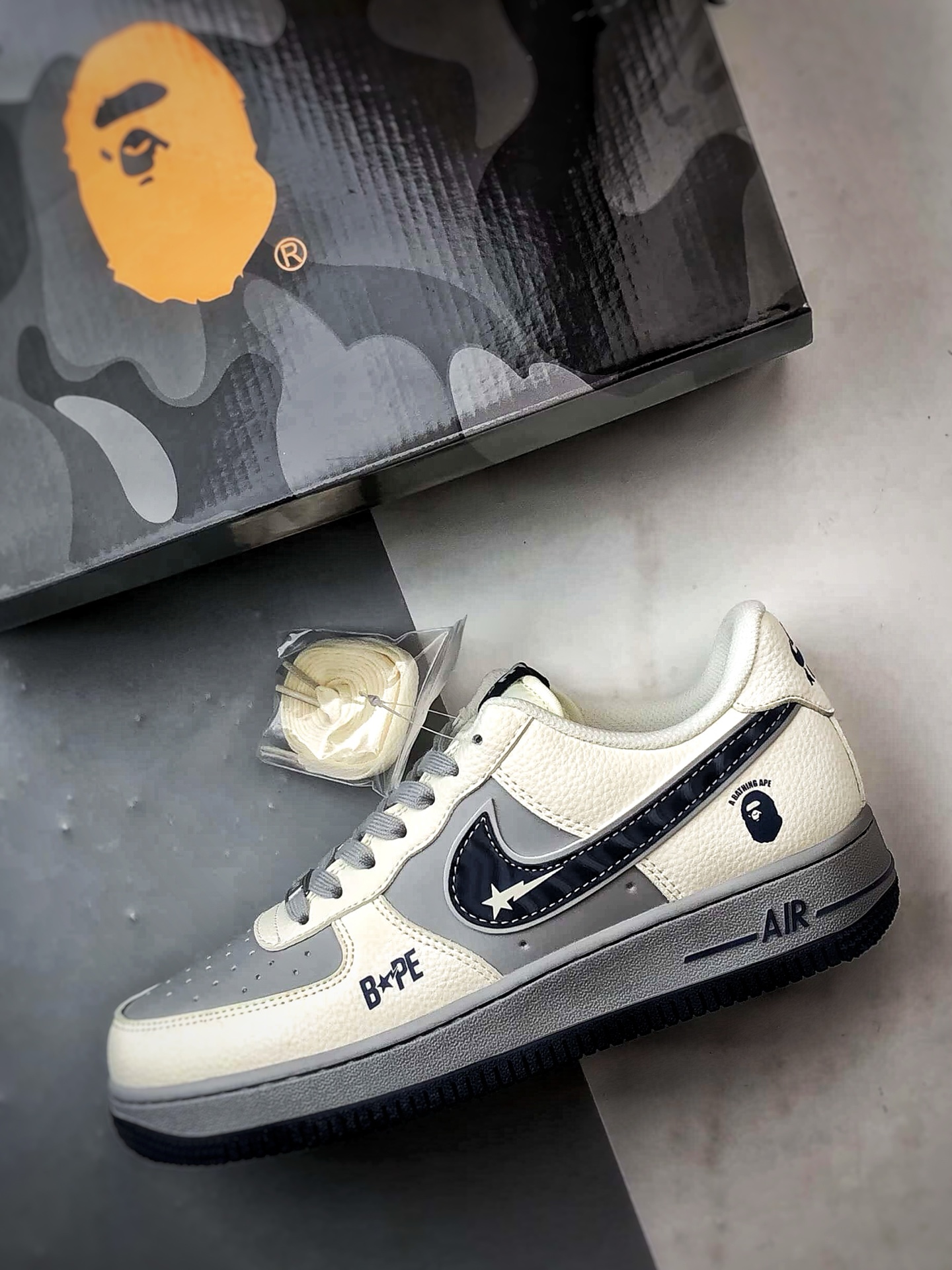 Bape x Air Force 1 Low 米灰藏蓝 SM6668-111