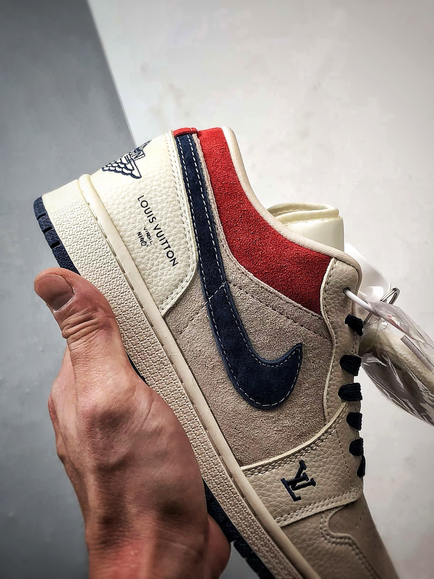 Air Jordan 1 Low ”高端定制” LV米灰蓝红 LD8888-009