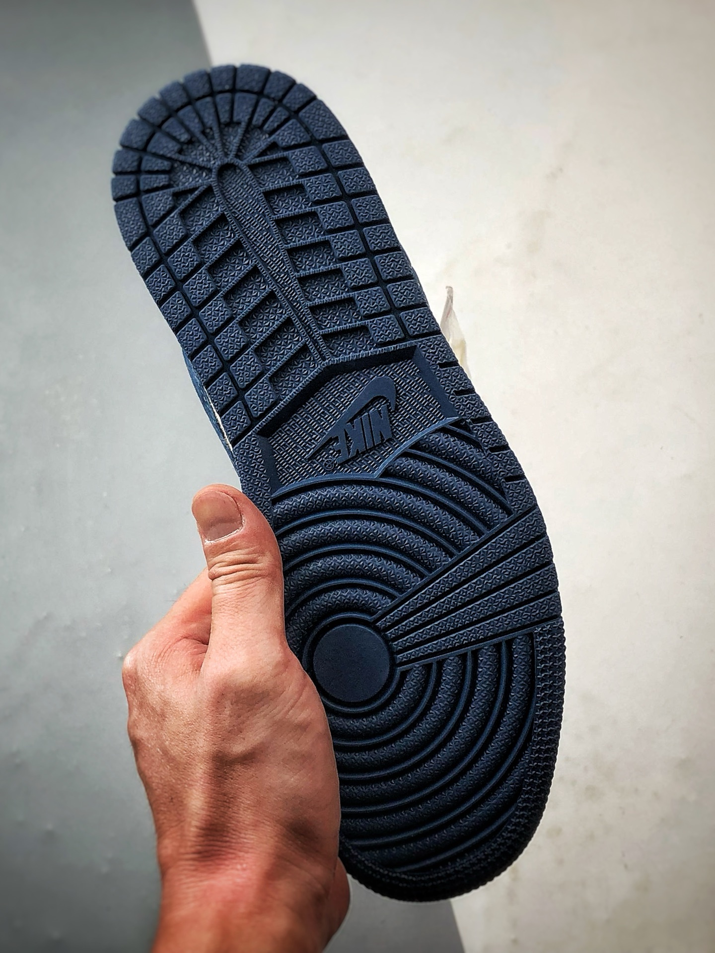 Air Jordan 1 Low ”高端定制” LV米灰蓝红 LD8888-009