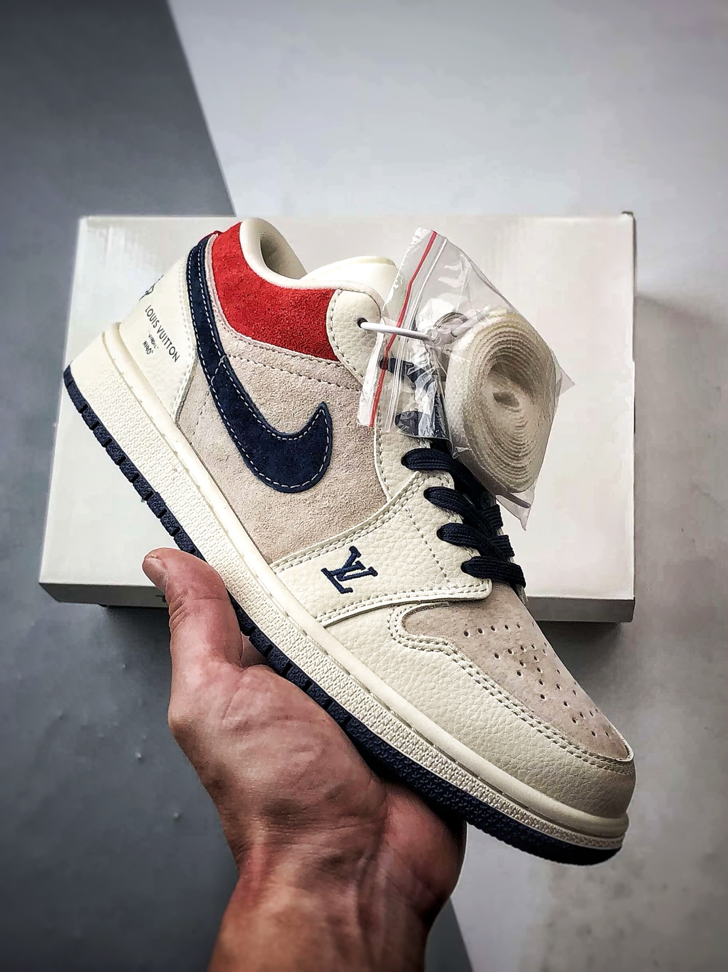 Air Jordan 1 Low ”高端定制” LV米灰蓝红 LD8888-009