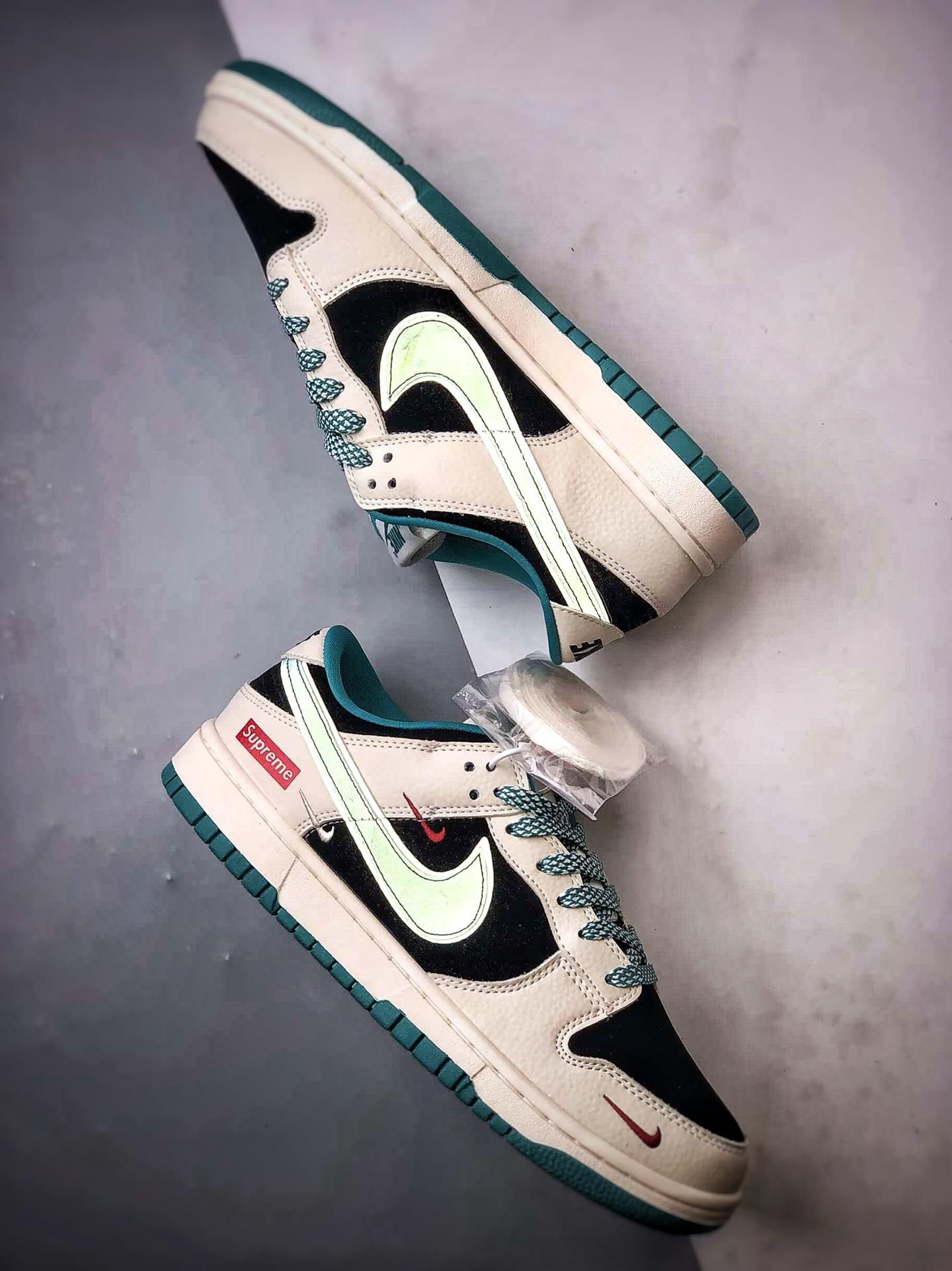 NK Dunk Low Retro ”DIY高端定制” Sup黑白绿 低帮休闲运动板鞋 SJ8888-004 NK Dunk Low Retro ”DIY高端定制” Sup黑白绿 低帮休闲运动板鞋 SJ8888-004