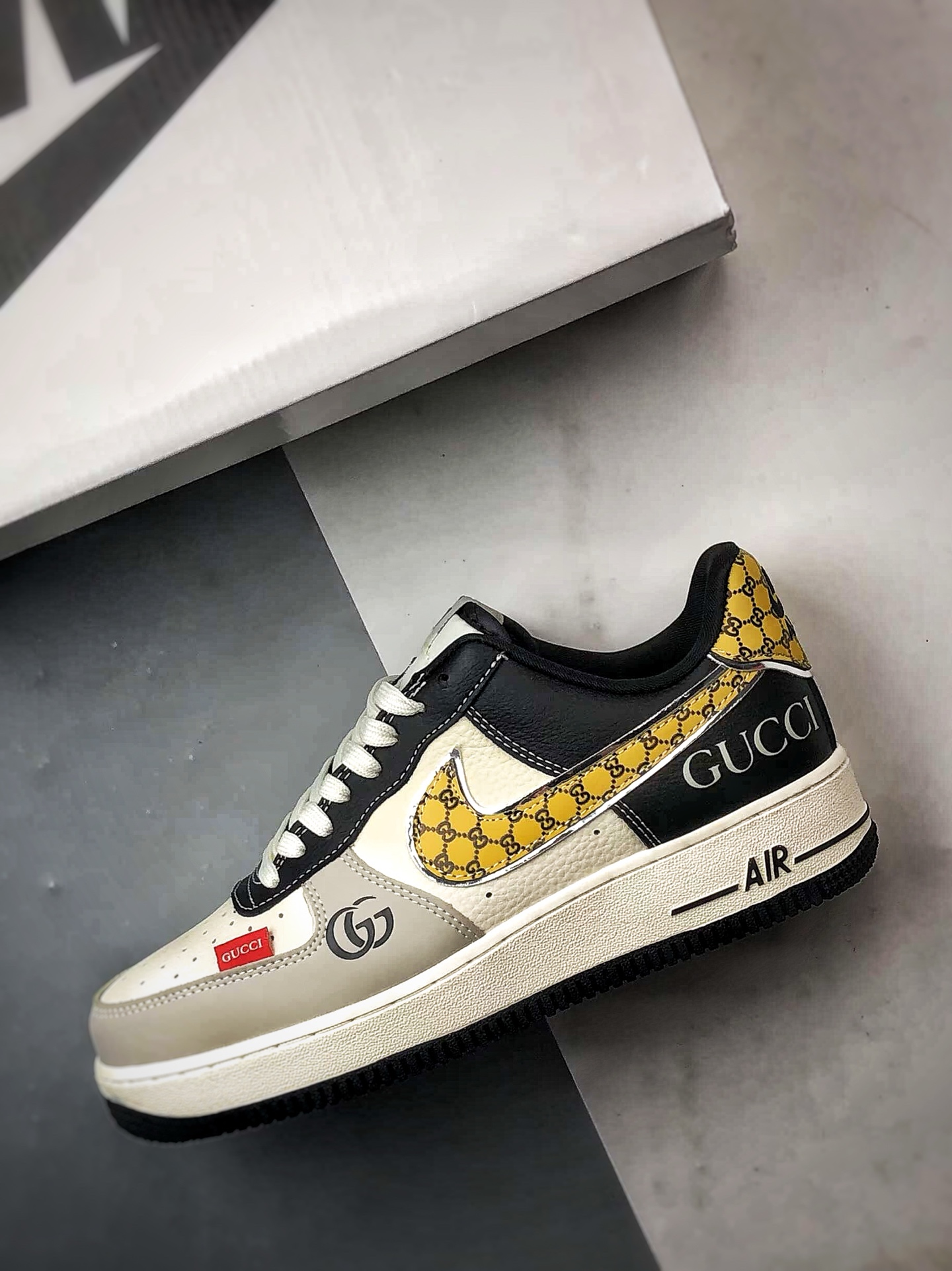 Gucci x Air Force 1 Low 米灰黑黄 DF0188-104