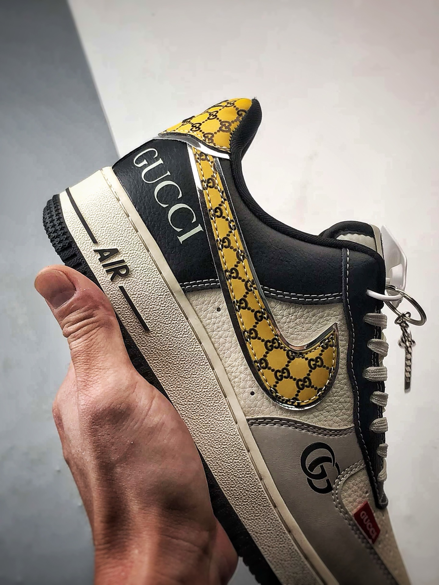 Gucci x Air Force 1 Low 米灰黑黄 DF0188-104