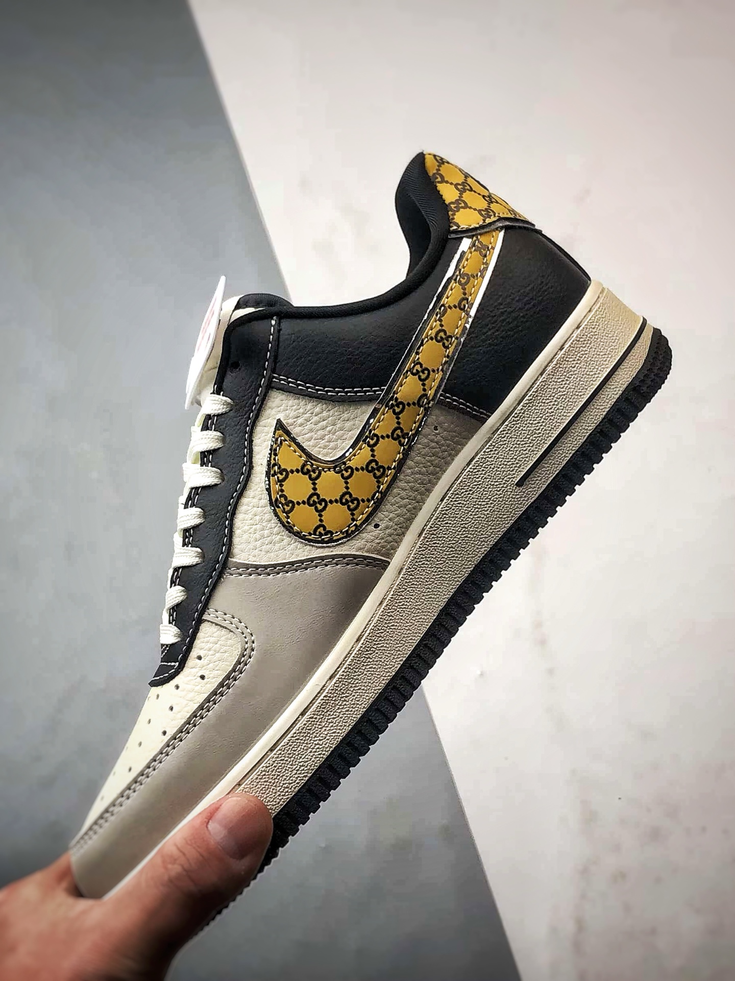 Gucci x Air Force 1 Low 米灰黑黄 DF0188-104