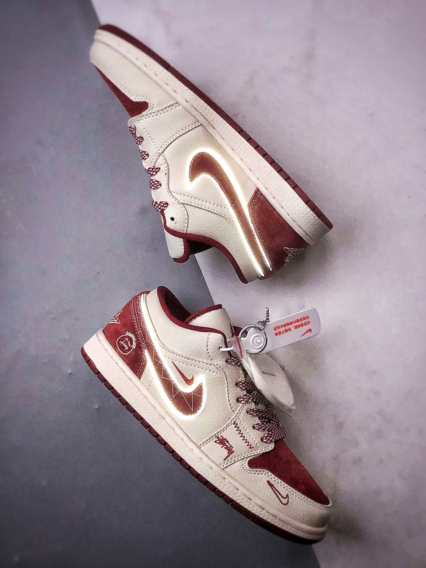 Air Jordan 1 Low ”高端定制” 斯图西米白红钩 LR8888-016-High Quatity Cheap Brand wholesale wholesaler seller Clothes Bags handbags Sneakers Top Fashion Clothing Shoes from China Factory Chinese suppliers best Quality Beautiful Price Air Jordan 1 Low ”高端定制” 斯图西米白红钩 LR8888-016