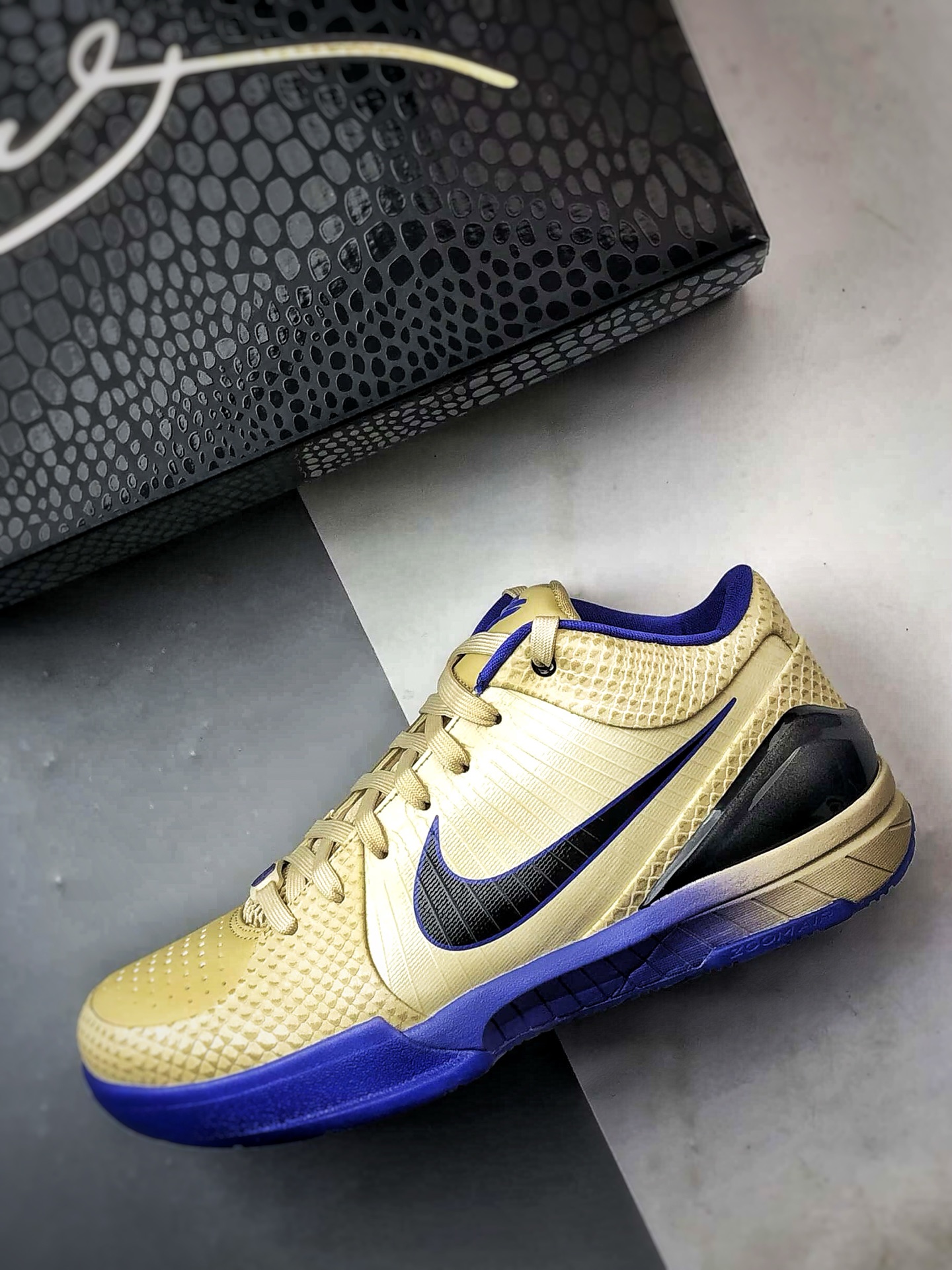 NK Zoom Kobe 4 protro 灭世纯原科比4代 巴萨联名金黑紫 IM2532-701