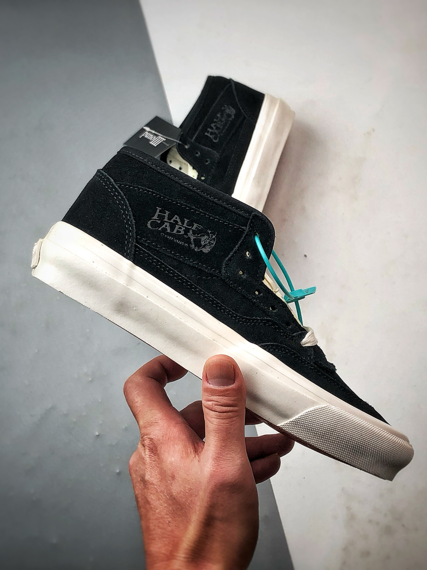 JJJJound x Vans Skate Half Cab 黑色 联名款美式复古休闲中帮滑板鞋 VN000S86BLA JJJJound x Vans Skate Half Cab 黑色 联名款美式复古休闲中帮滑板鞋 VN000S86BLA