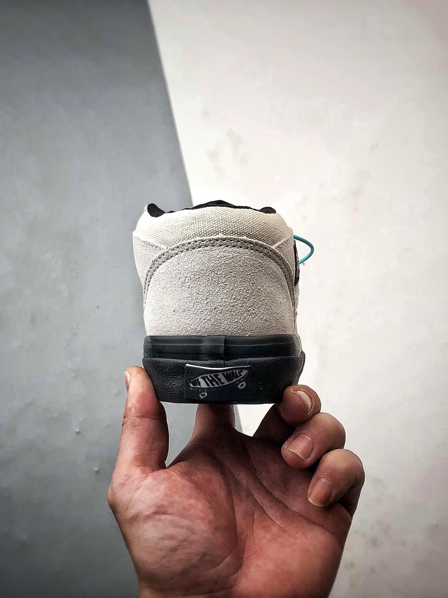 Vans Premium Half Cab 白黑 美式复古防滑耐磨休闲中帮滑板鞋 VN000CXJYB2