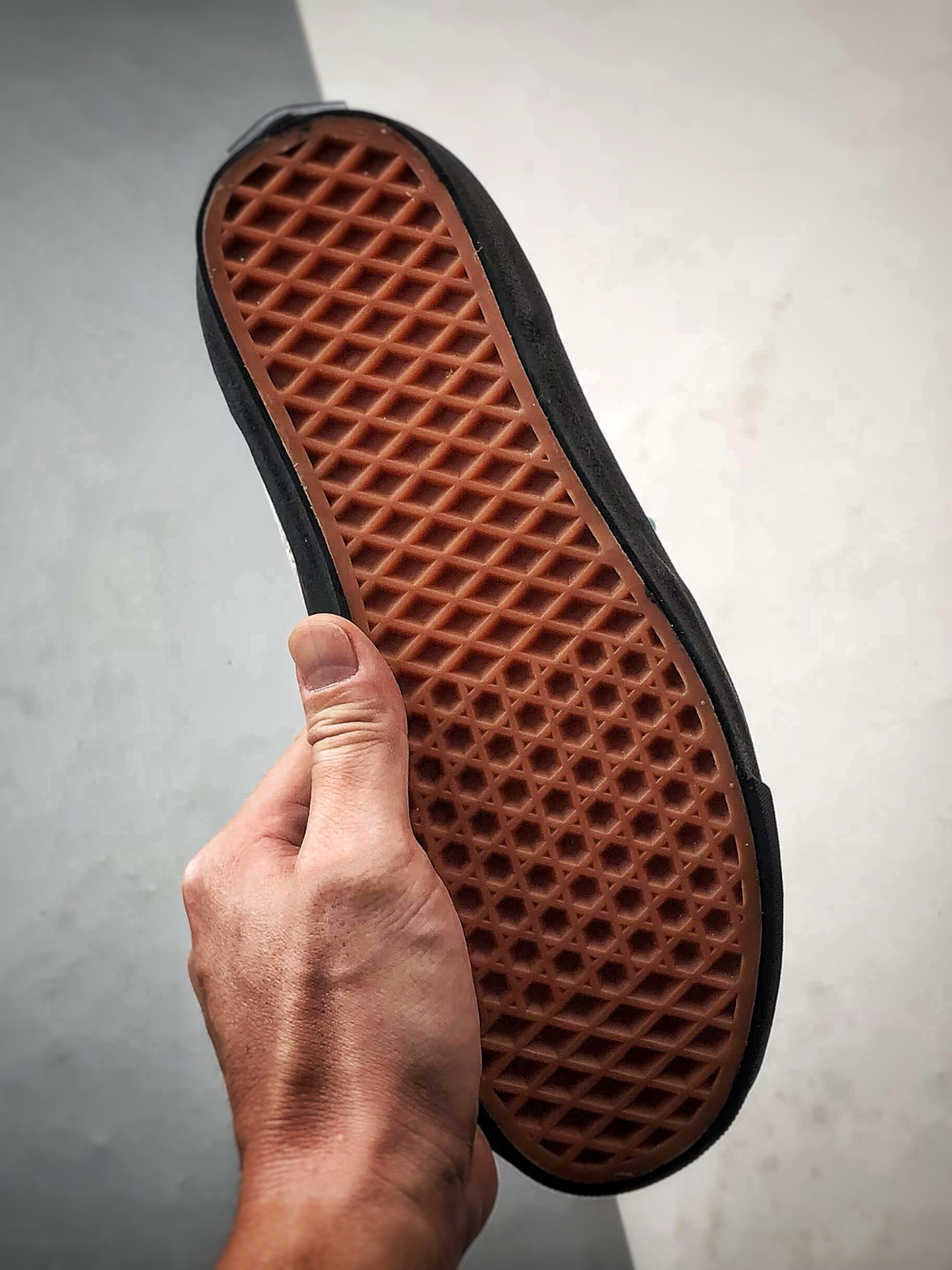 Vans Premium Half Cab 白黑 美式复古防滑耐磨休闲中帮滑板鞋 VN000CXJYB2