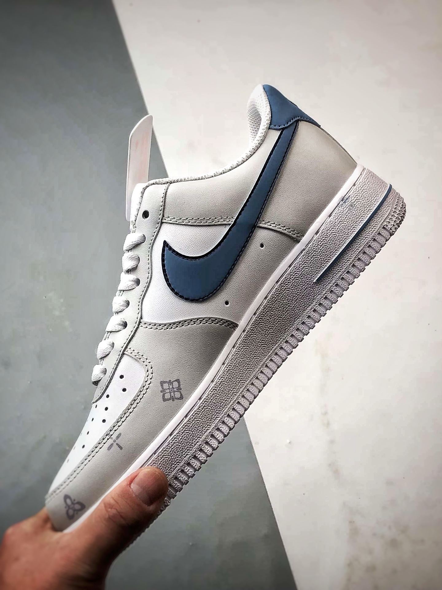 定制球鞋Air Force 1 Low 亲密制造 白灰蓝 经典休闲运动板鞋 ZH0316-137