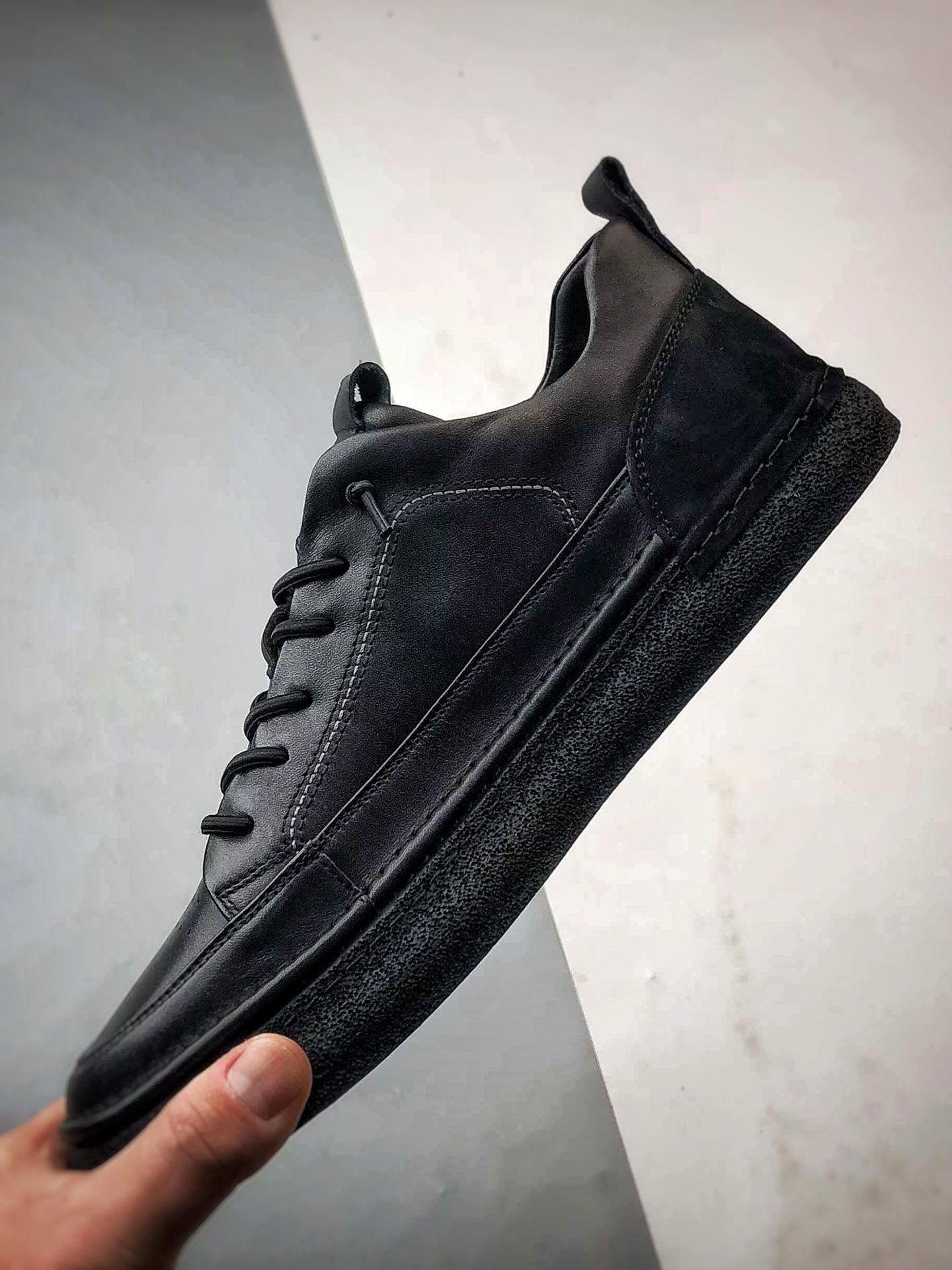 Ecco/爱步 街头户外系列 简约时尚百搭防滑男士休闲鞋 958836