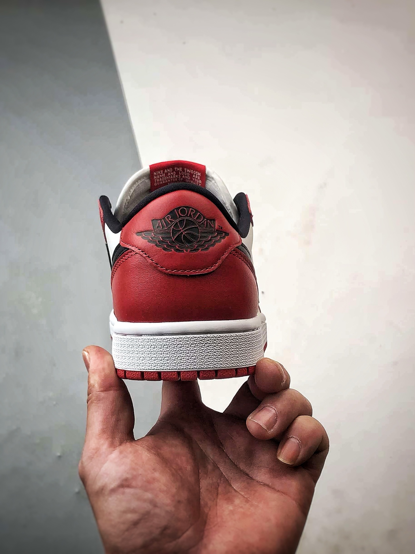 Air Jordan 1 Retro Low ”Chicago” 芝加哥红白黑 HQ6998-600