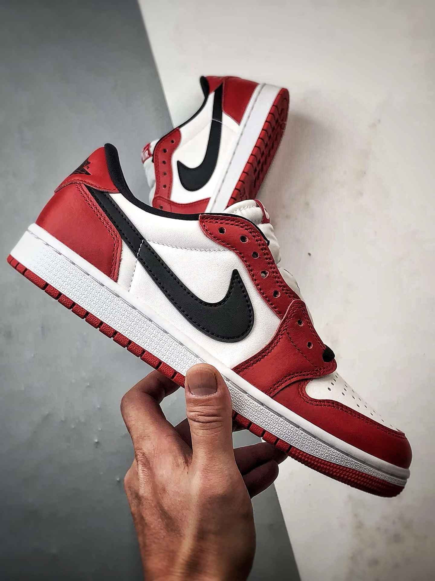 Air Jordan 1 Retro Low ”Chicago” 芝加哥红白黑 HQ6998-600