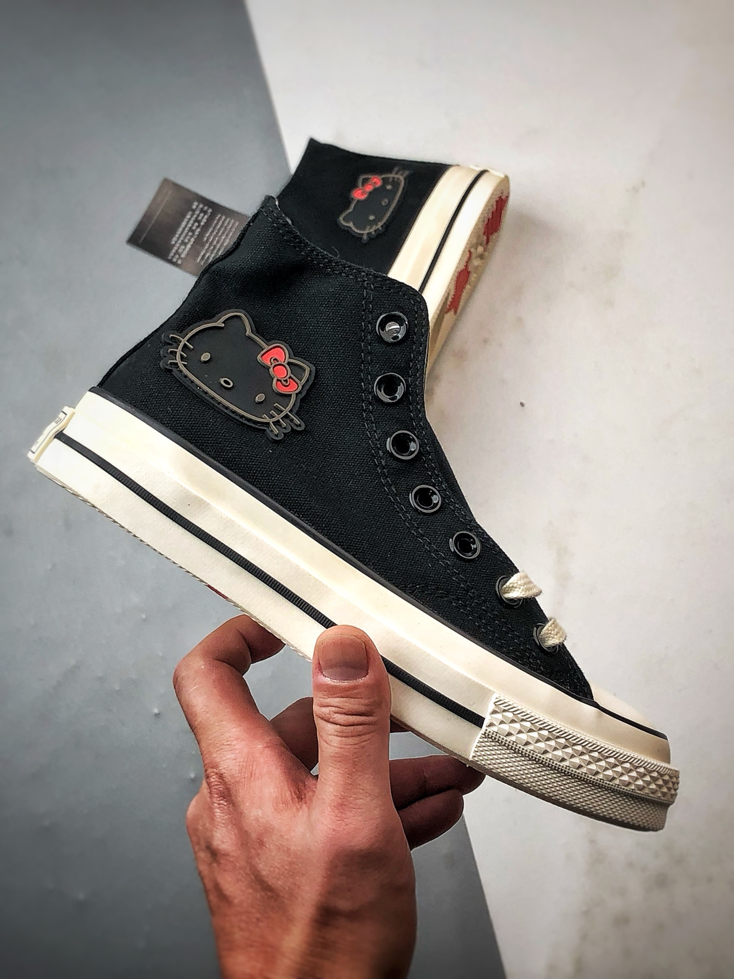 Converse x Hello Kitty 联名款 新品 舒适高帮硫化休闲鞋 163902C Converse x Hello Kitty 联名款 新品 舒适高帮硫化休闲鞋 163902C