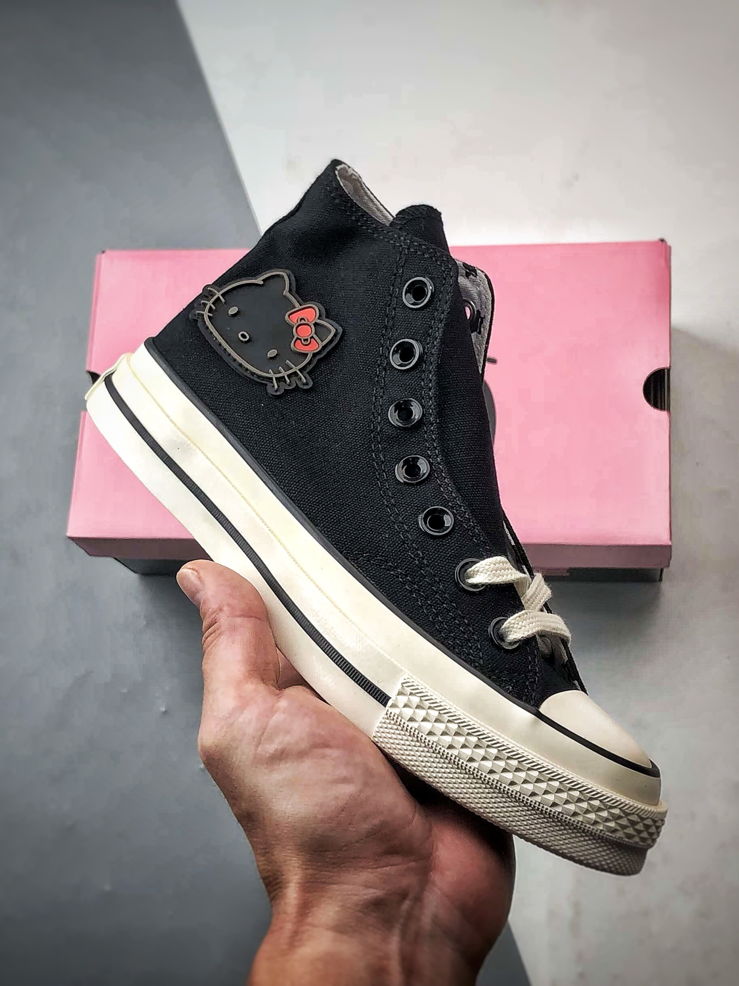 Converse x Hello Kitty 联名款 新品 舒适高帮硫化休闲鞋 163902C Converse x Hello Kitty 联名款 新品 舒适高帮硫化休闲鞋 163902C