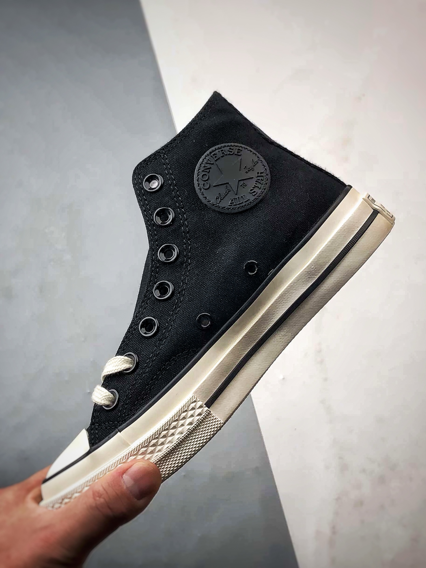 Converse x Hello Kitty 联名款 新品 舒适高帮硫化休闲鞋 163902C Converse x Hello Kitty 联名款 新品 舒适高帮硫化休闲鞋 163902C