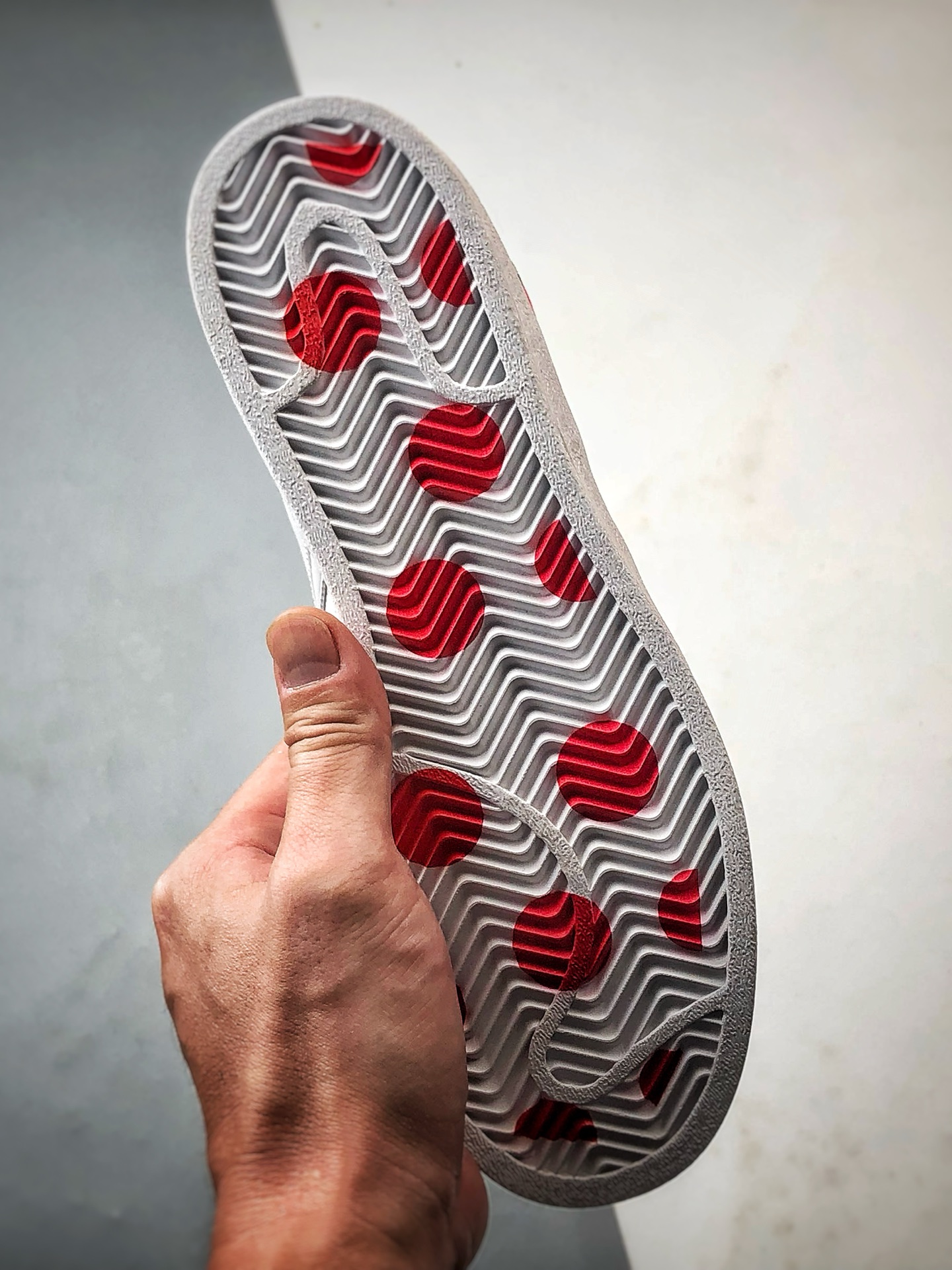 Hello Kitty x AD Originals Superstar 联名白黑贝壳头 GW7168