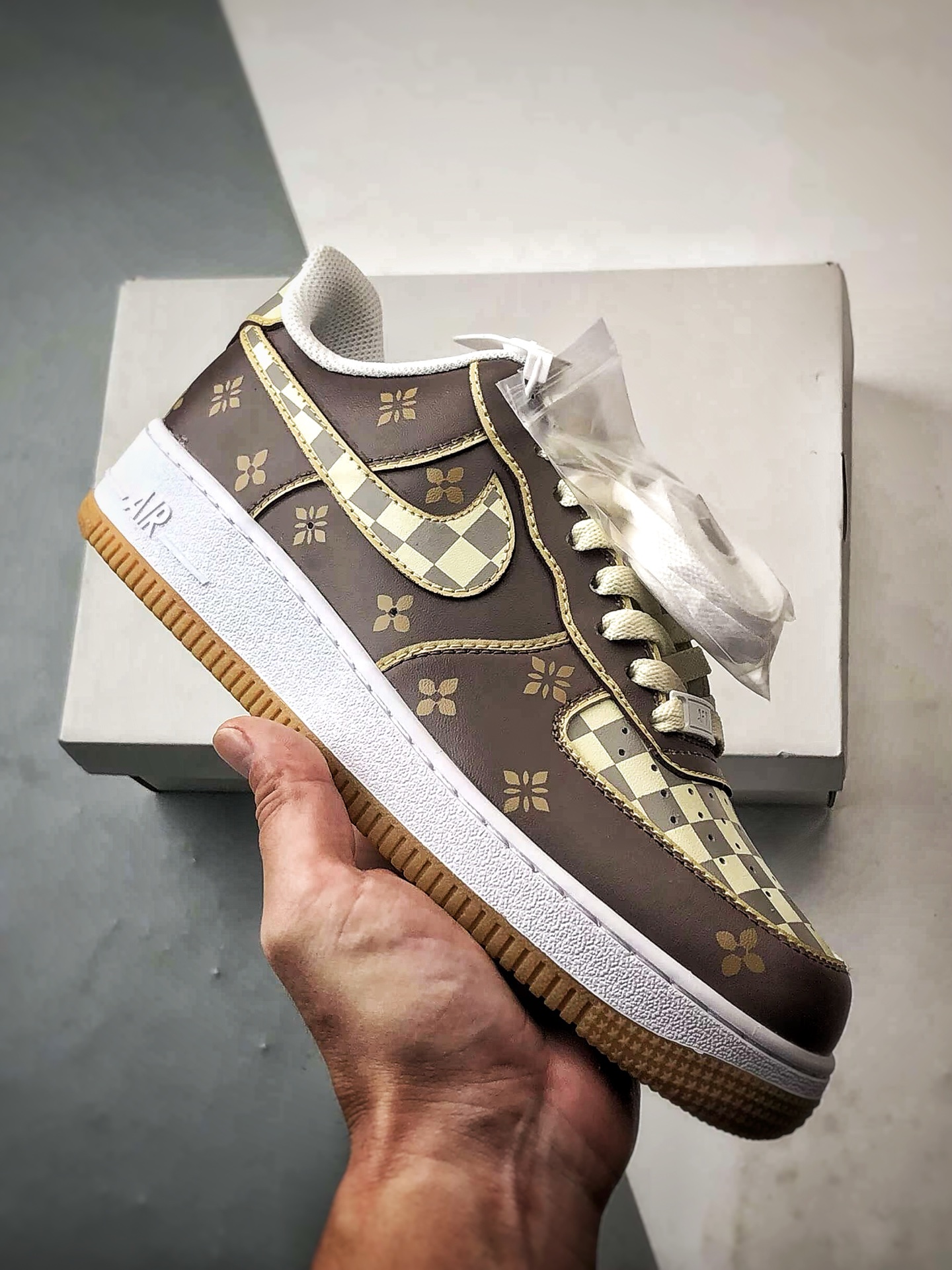 Air Force 1 ’07 Low 印花棕米格子 DJ2739-100