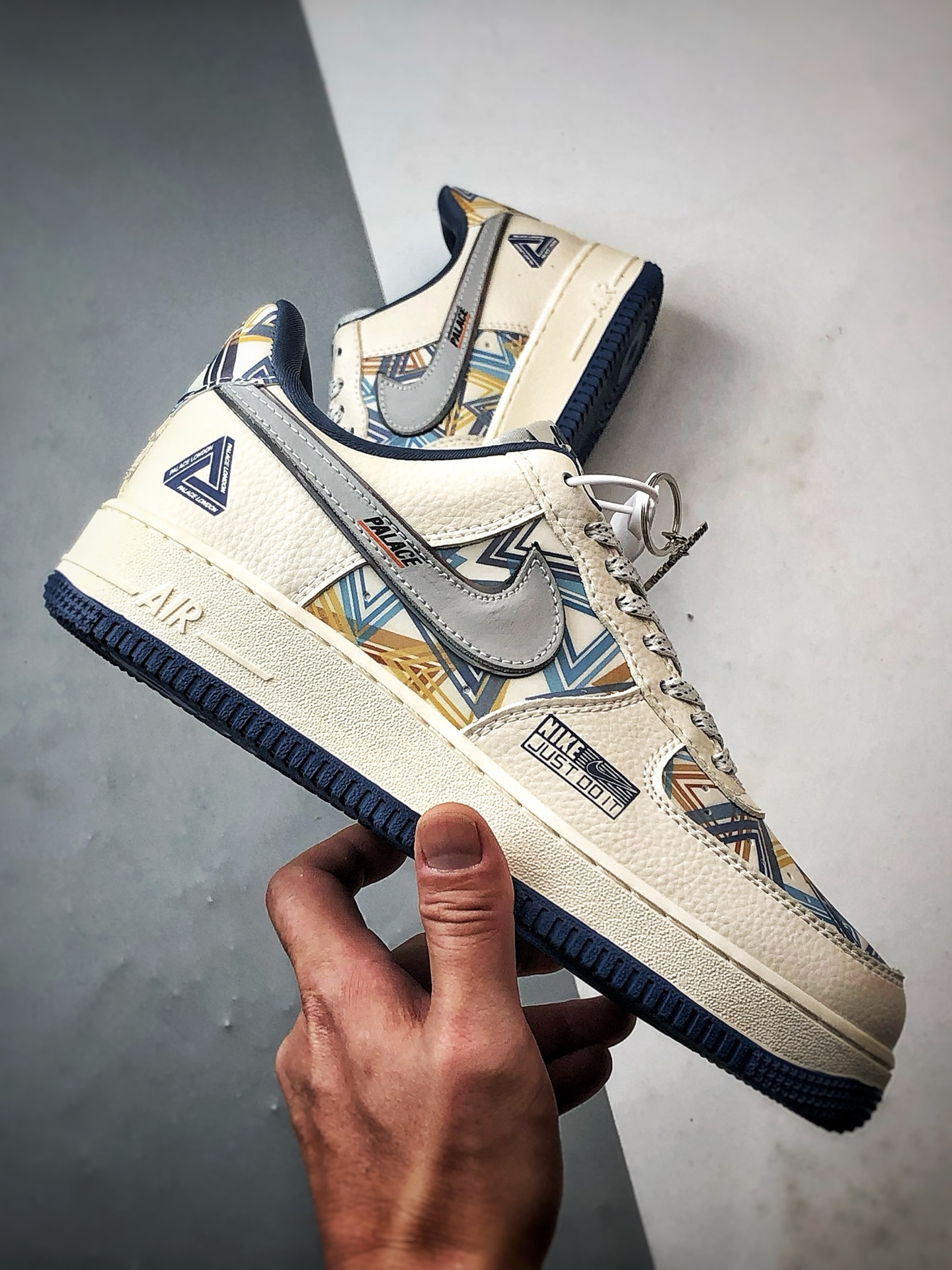 Palace x Air Force 1 Low 涂鸦米蓝灰 XL1979-122