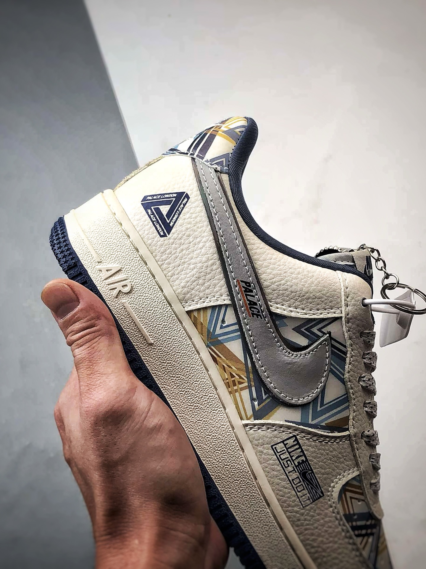 Palace x Air Force 1 Low 涂鸦米蓝灰 XL1979-122