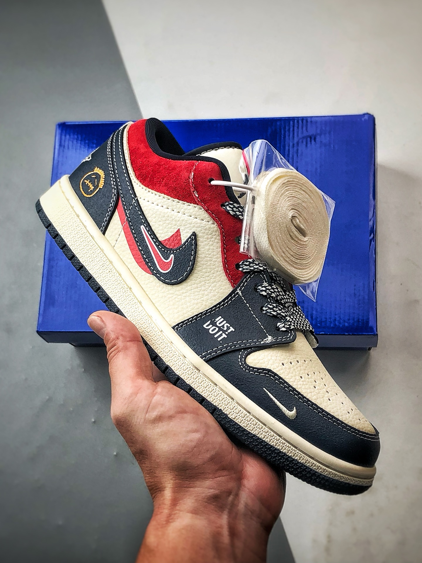Air Jordan 1 Low ”高端定制” 鬼脸米蓝红 LR8888-017
