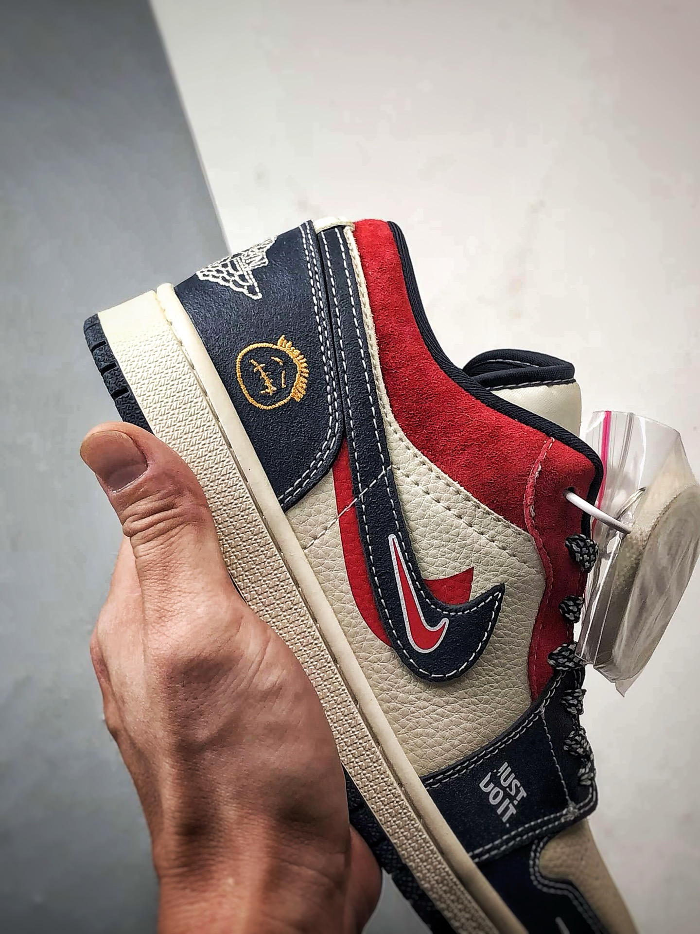 Air Jordan 1 Low ”高端定制” 鬼脸米蓝红 LR8888-017