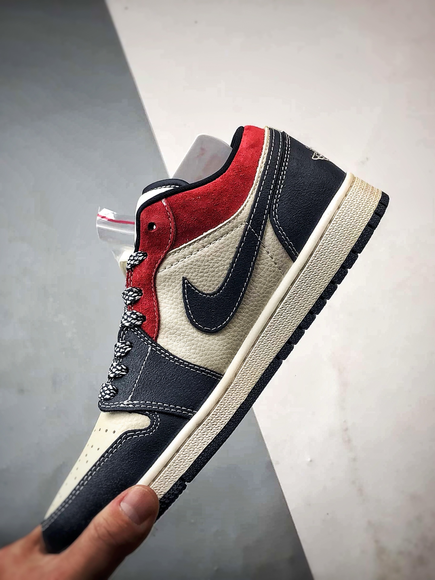 Air Jordan 1 Low ”高端定制” 鬼脸米蓝红 LR8888-017