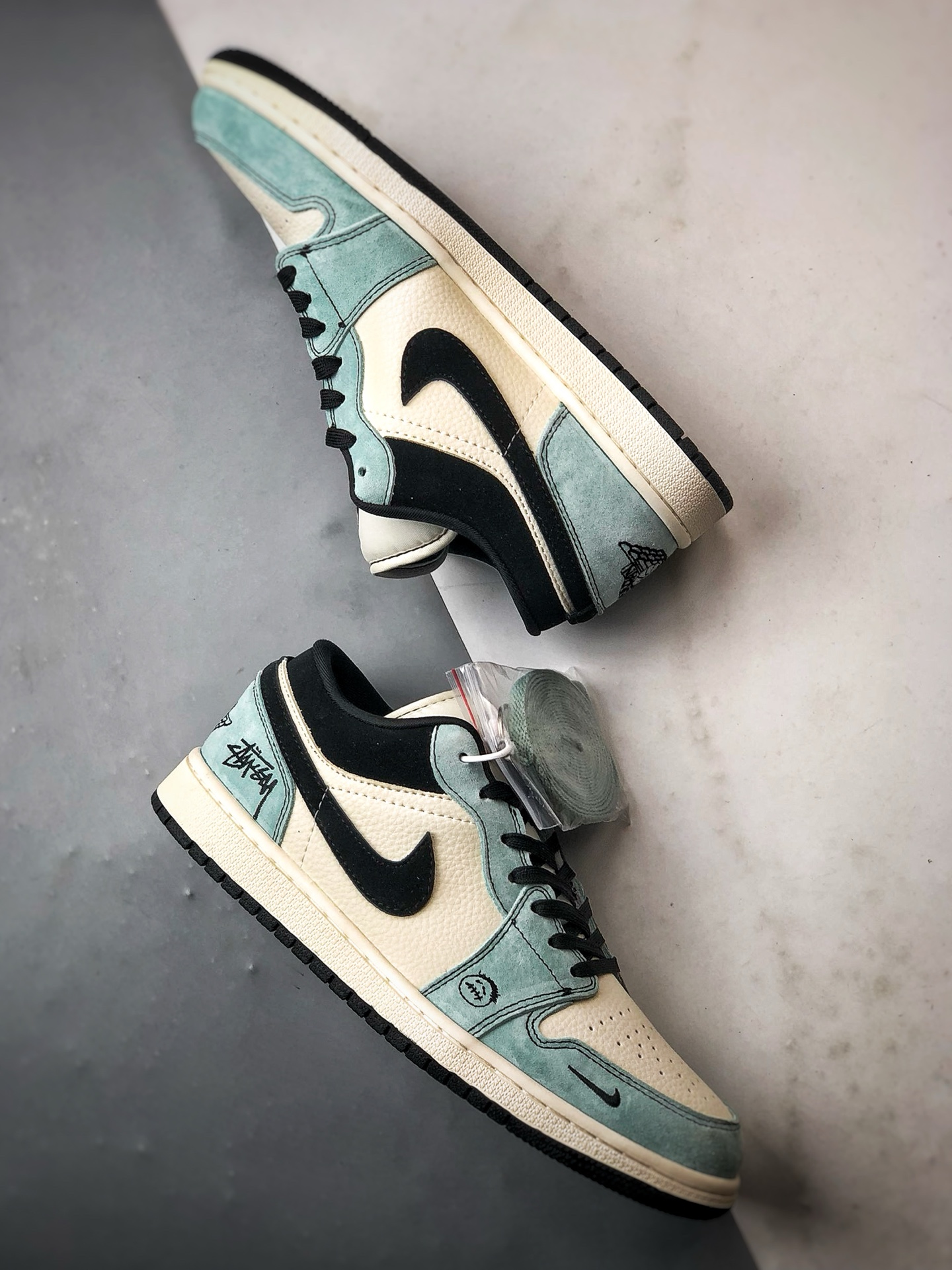 Air Jordan 1 Low ”高端定制” 斯图西米蓝黑 QJ1988-005