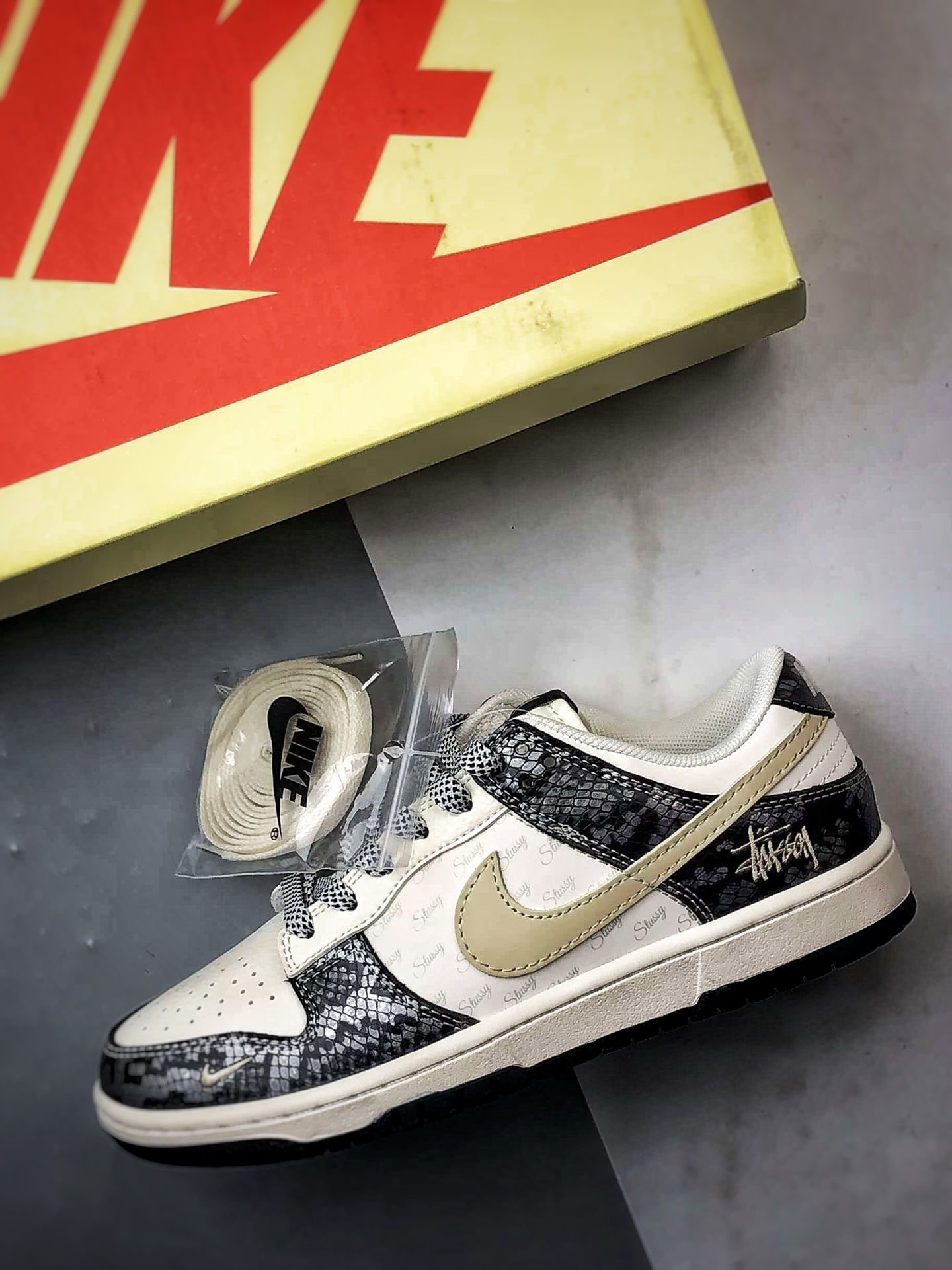 NK Dunk Low Retro ”DIY高端定制” 斯图西蛇纹米黑黄钩 低帮休闲运动板鞋 XS6089-636