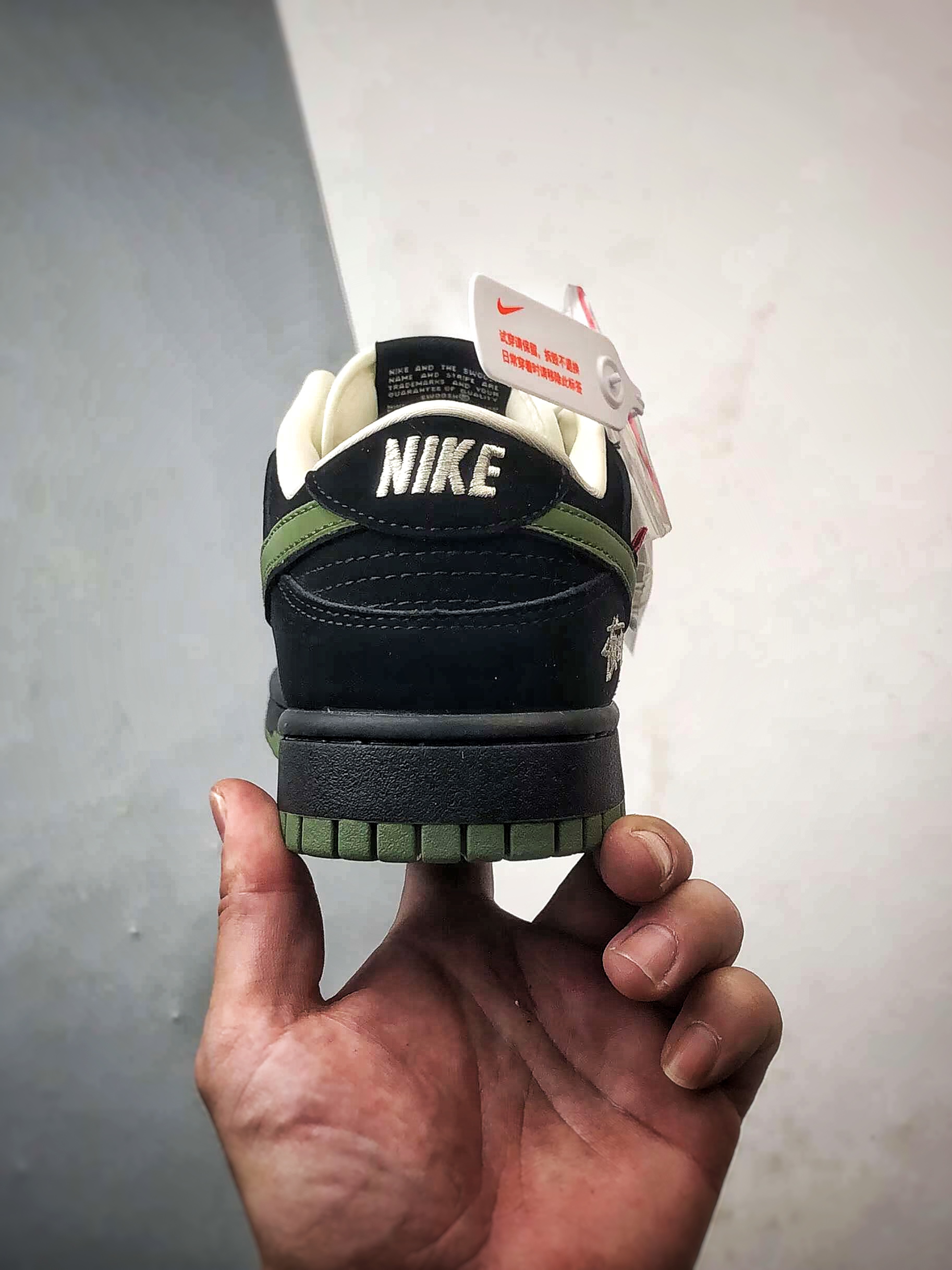 NK Dunk Low Retro ”DIY高端定制” 斯图西Sup黑白绿 低帮休闲运动板鞋 SD8888-006