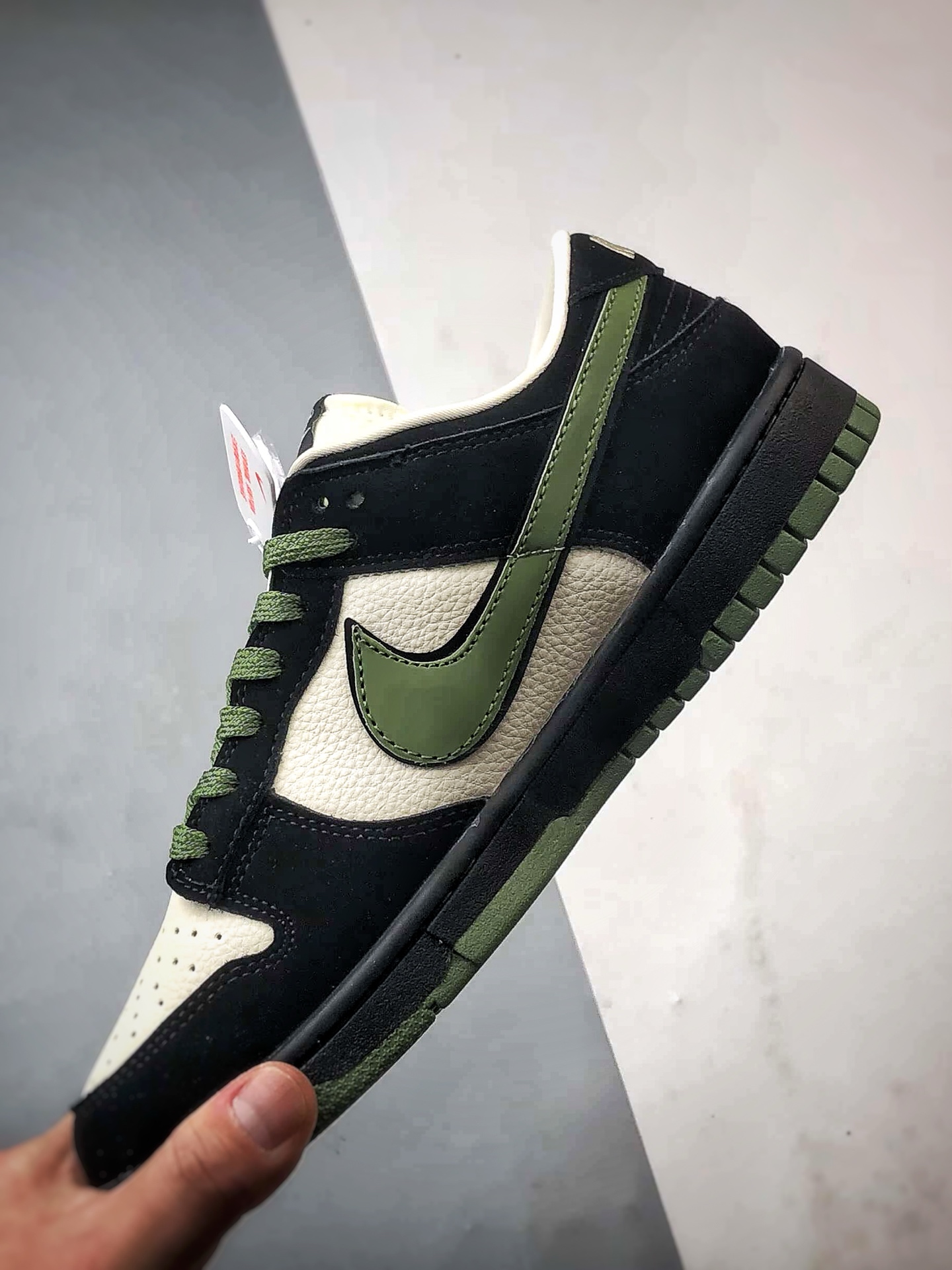 NK Dunk Low Retro ”DIY高端定制” 斯图西Sup黑白绿 低帮休闲运动板鞋 SD8888-006