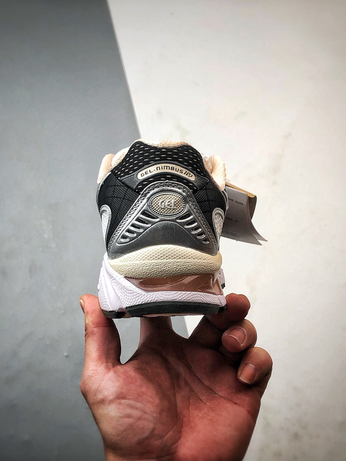 Asics Gel-Nimbus 10.1 白黑灰 亚瑟士复古先锋潮流拼接休闲跑步鞋 1203A543-104 Asics Gel-Nimbus 10.1 白黑灰 亚瑟士复古先锋潮流拼接休闲跑步鞋 1203A543-104