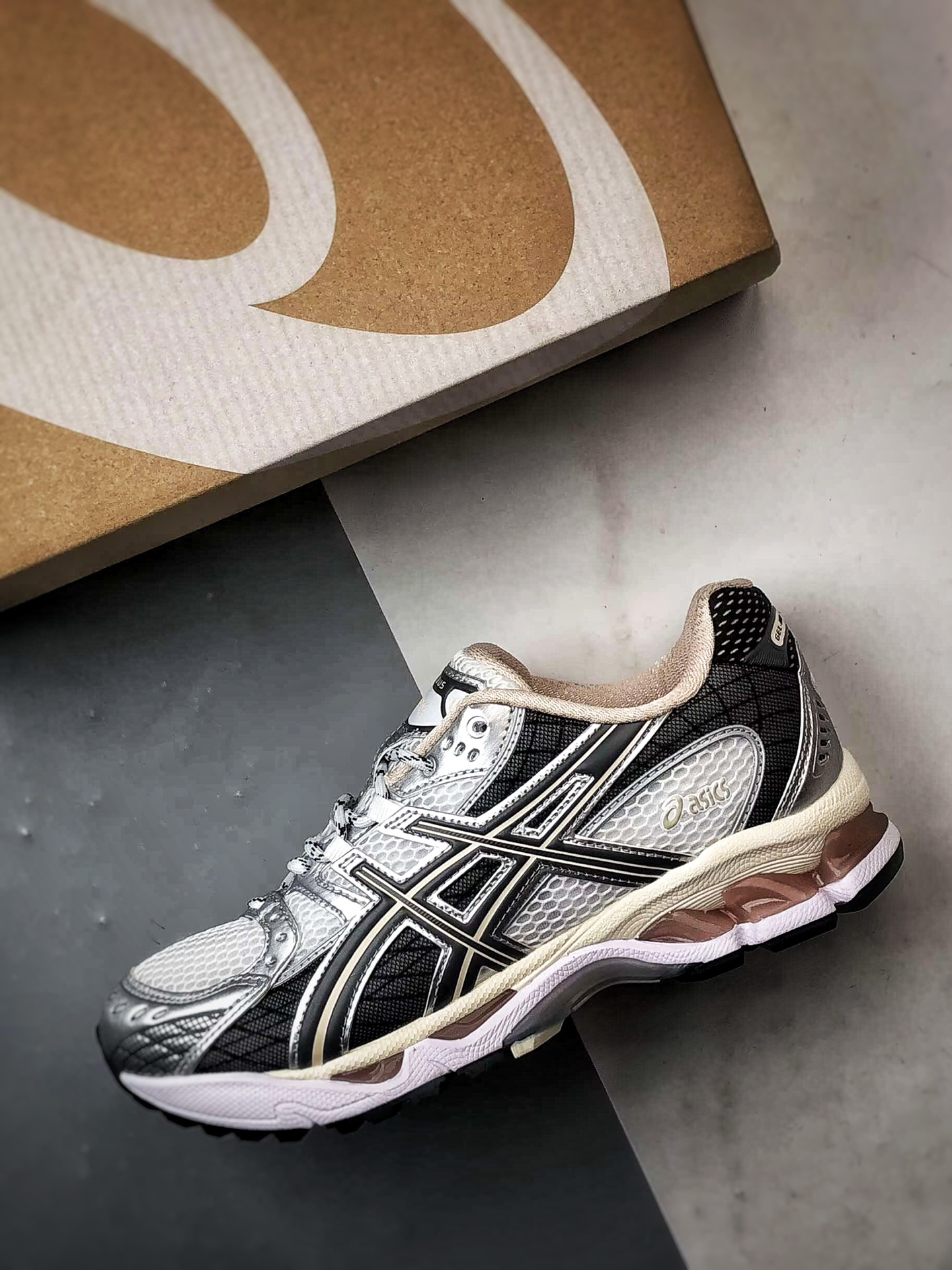 Asics Gel-Nimbus 10.1 白黑灰 亚瑟士复古先锋潮流拼接休闲跑步鞋 1203A543-104 Asics Gel-Nimbus 10.1 白黑灰 亚瑟士复古先锋潮流拼接休闲跑步鞋 1203A543-104