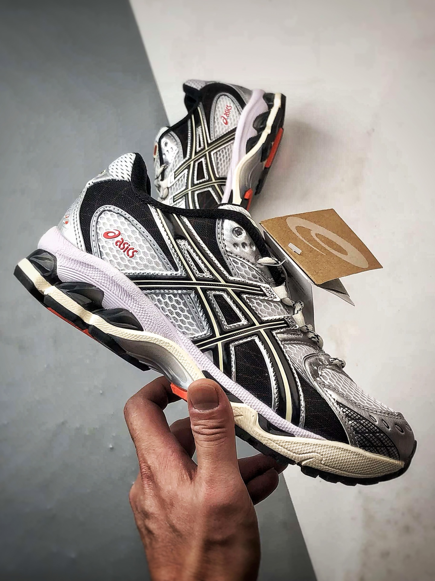 Asics Gel-Nimbus 10.1 白黑 亚瑟士复古先锋潮流拼接休闲跑步鞋 1203A543-106