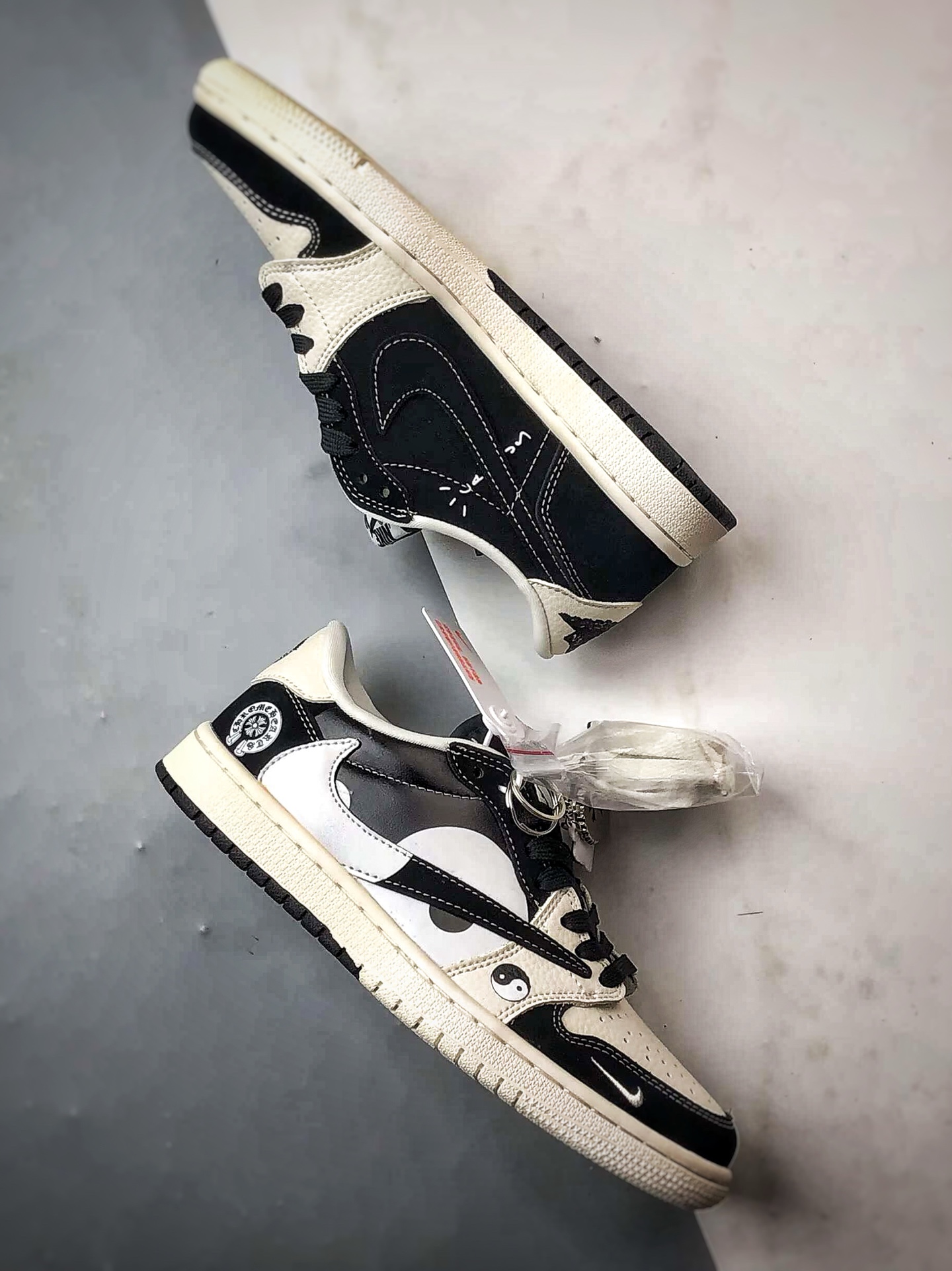 Air Jordan 1 Low ”高端定制” 克罗心太极黑白倒钩 DD7866-104