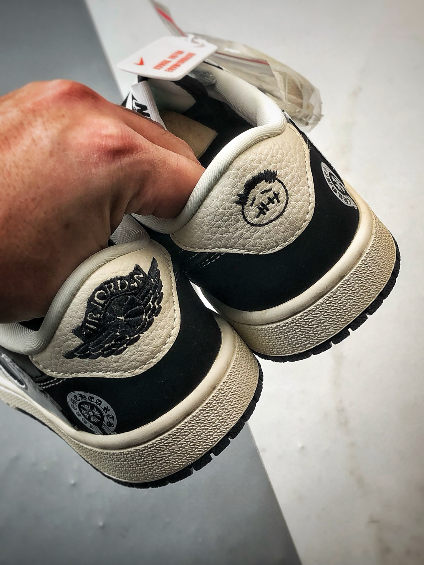 Air Jordan 1 Low ”高端定制” 克罗心太极黑白倒钩 DD7866-104