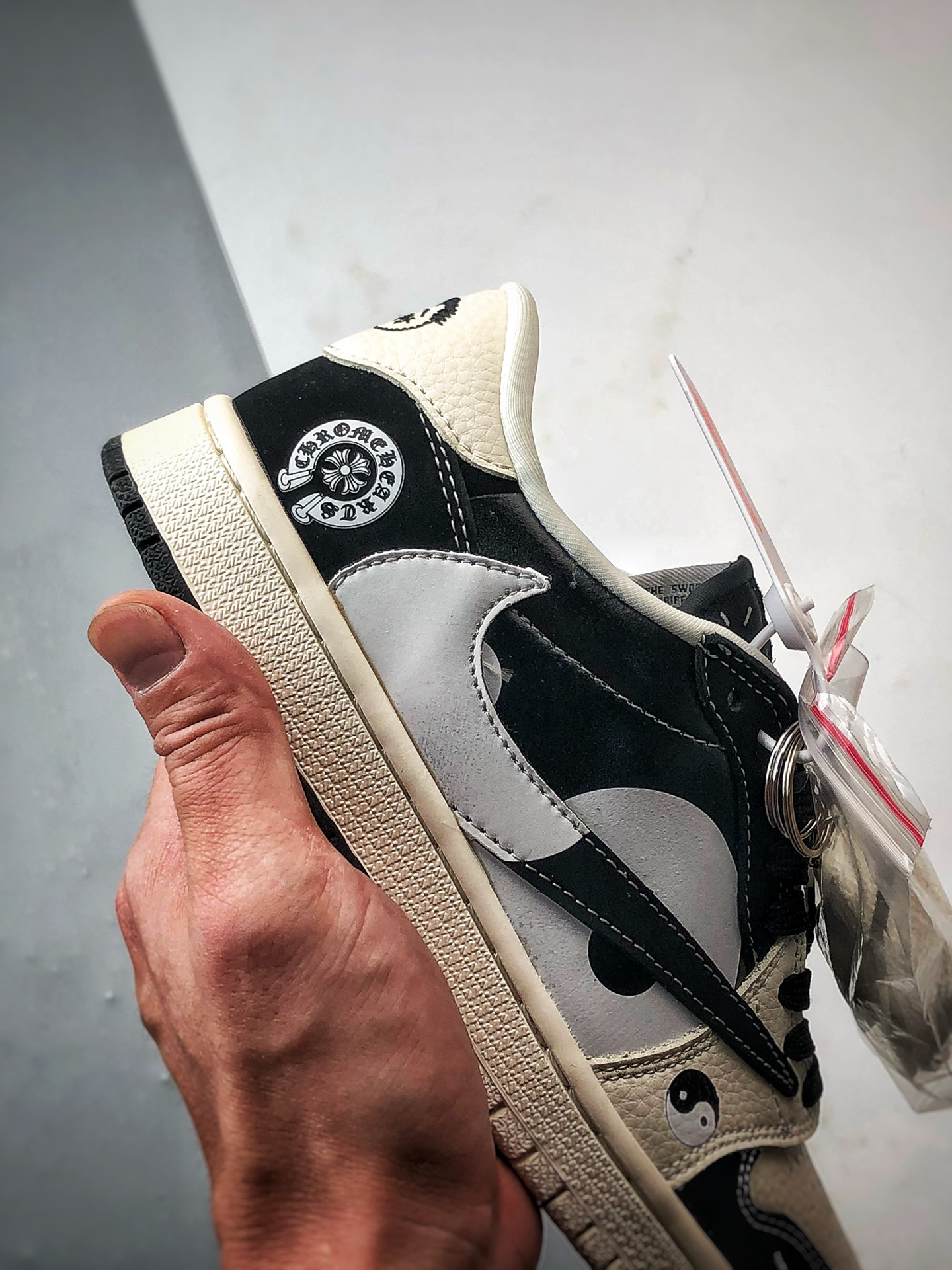 Air Jordan 1 Low ”高端定制” 克罗心太极黑白倒钩 DD7866-104