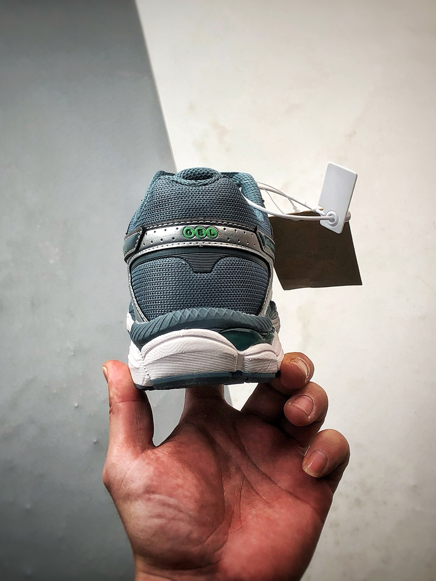 Asics Gel-Cumulus 16 白绿 亚瑟士复古时尚缓震运动跑步鞋 1203A733-100 Asics Gel-Cumulus 16 白绿 亚瑟士复古时尚缓震运动跑步鞋 1203A733-100