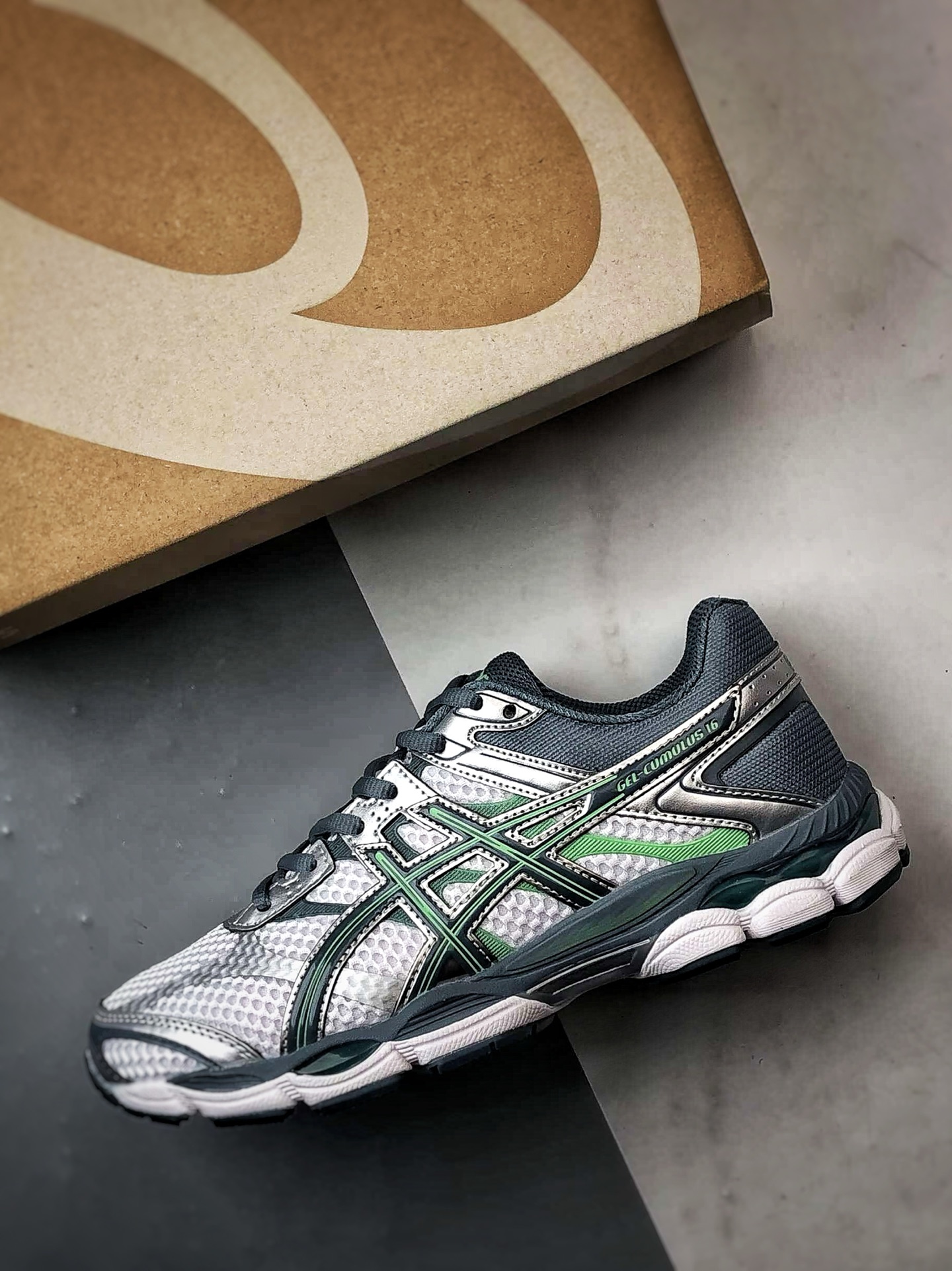 Asics Gel-Cumulus 16 白绿 亚瑟士复古时尚缓震运动跑步鞋 1203A733-100 Asics Gel-Cumulus 16 白绿 亚瑟士复古时尚缓震运动跑步鞋 1203A733-100